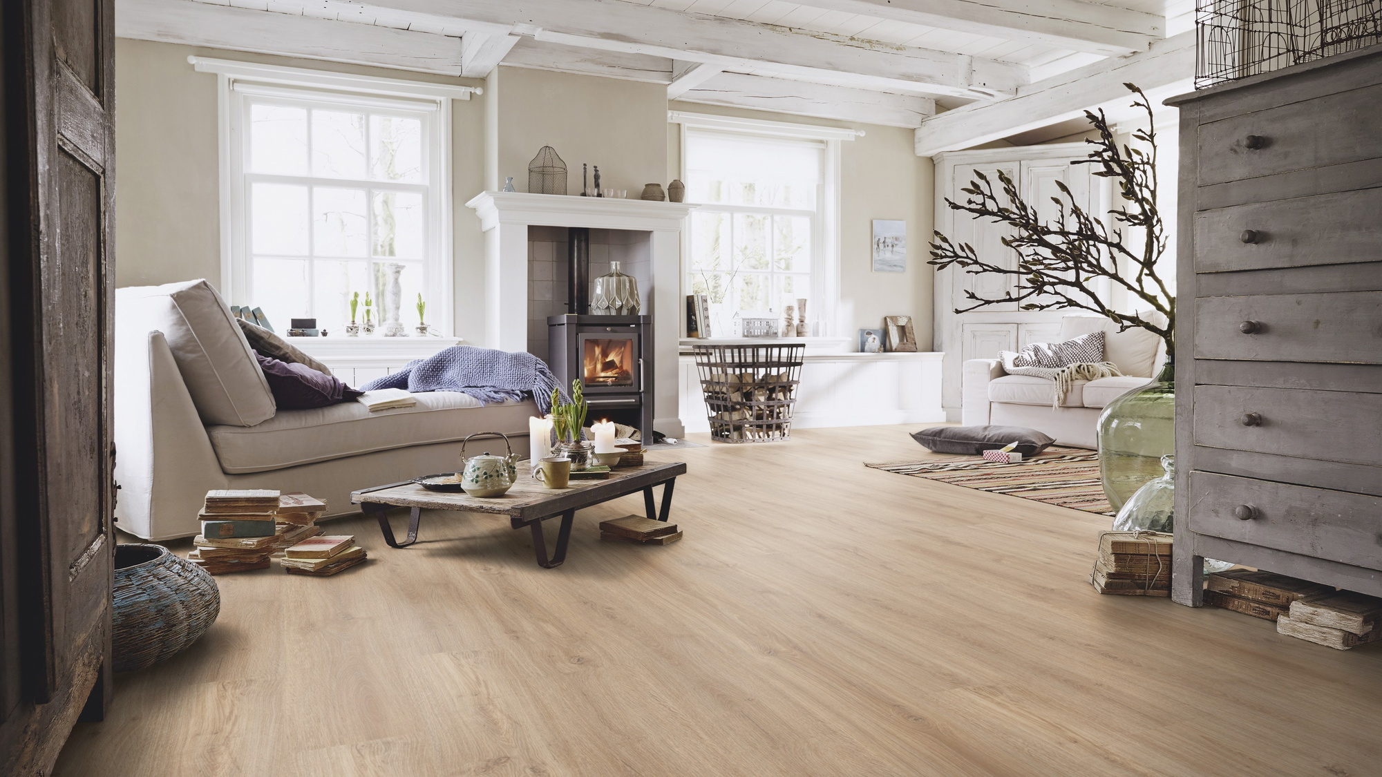 Milieubild Wohnzimmer im Landhaus-Stil - MEISTER Laminat LC 150 Eiche Casablanca Milieubild Wohnzimmer im Landhaus-Stil - MEISTER 600014-1288198-06414