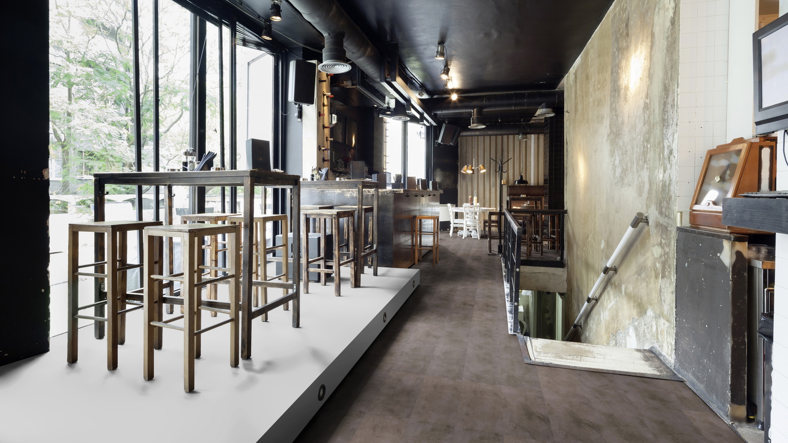 Milieubild Restaurant - Bar mit Tischen und Hockern - wineo MLP319R