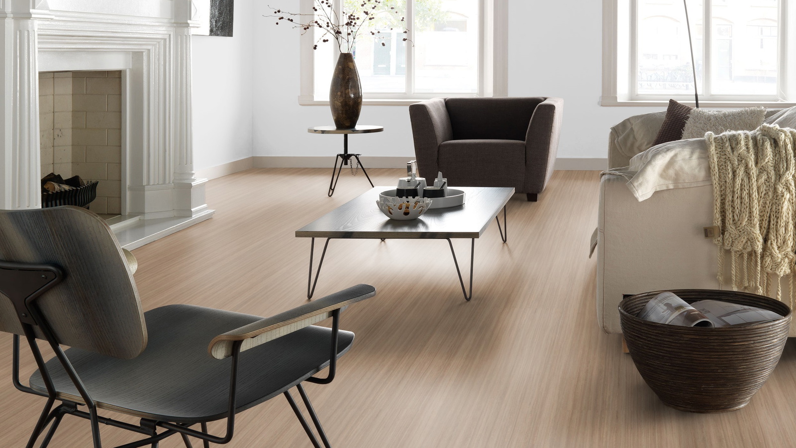 Milieubild Altbau-Wohnzimmer mit Kamin - Forbo Flooring 176504