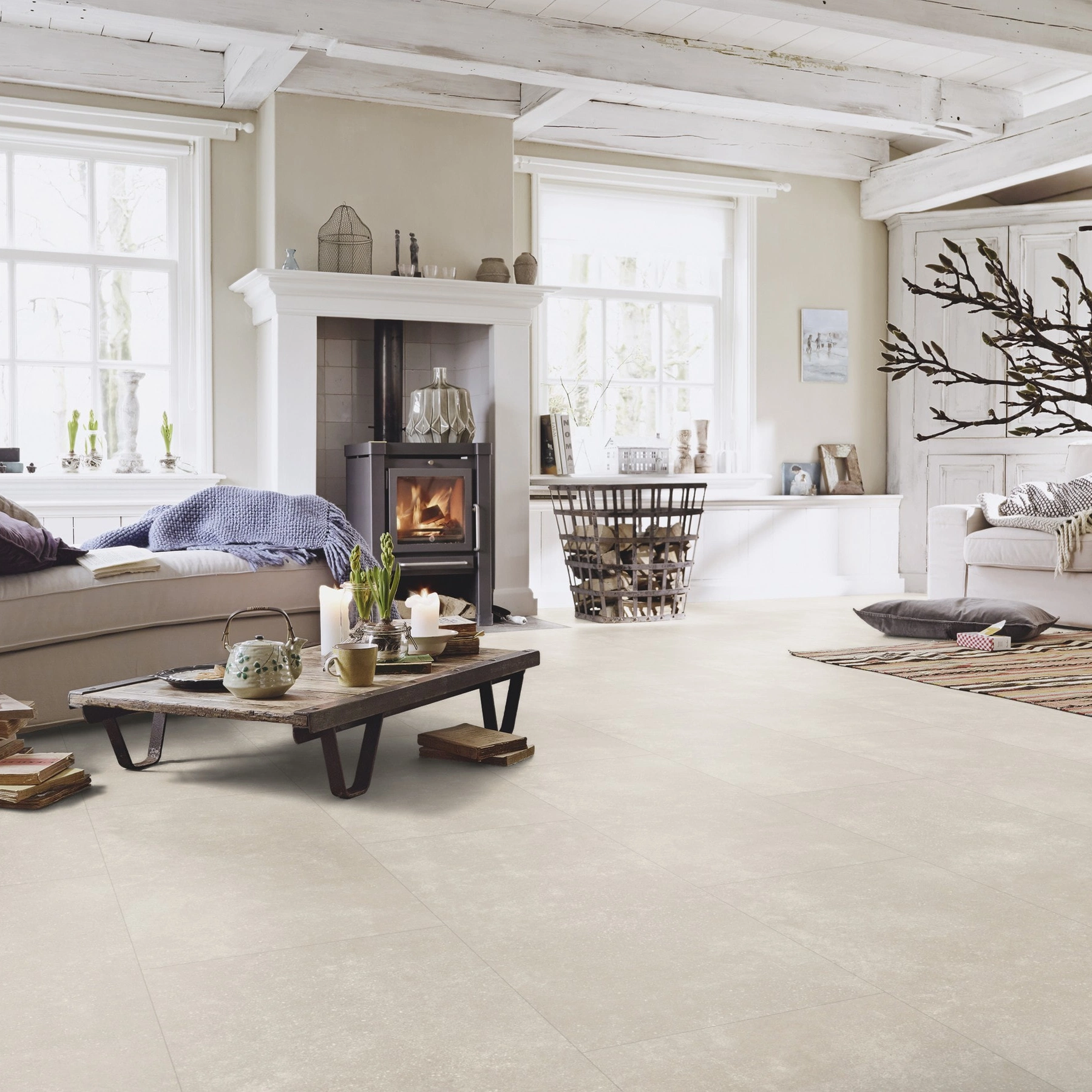Milieubild Wohnzimmer im Landhaus-Stil - MEISTER Laminat LB 150 Cream Stone Milieubild Wohnzimmer im Landhaus-Stil - MEISTER 600003-0857398-07138