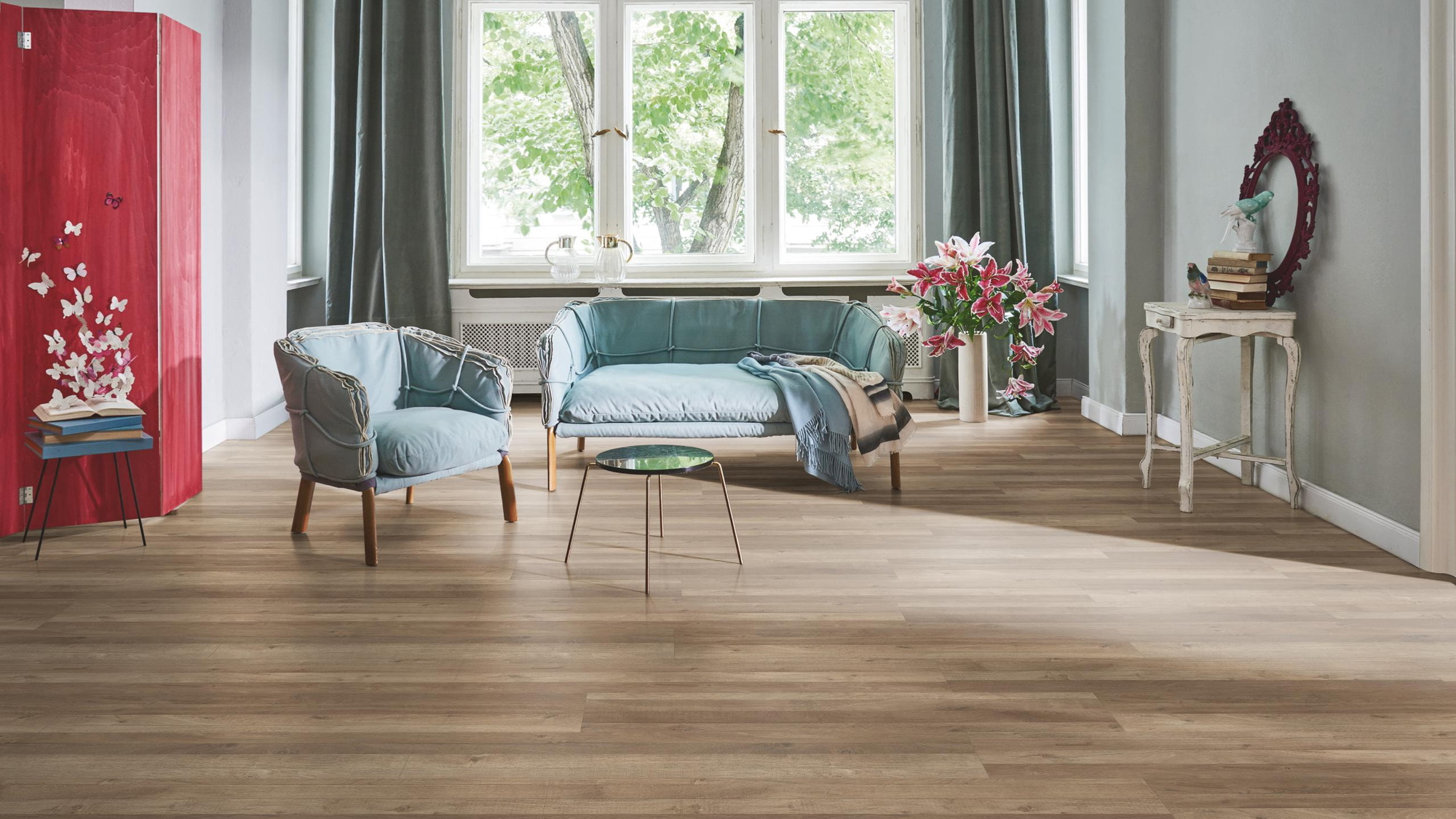 Milieubild Wohnzimmer in Stadtwohnung - Parador HDF Klick-Designboden Modular ONE Eiche Linea natur Milieubild Wohnzimmer in Stadtwohnung - Parador 1744550