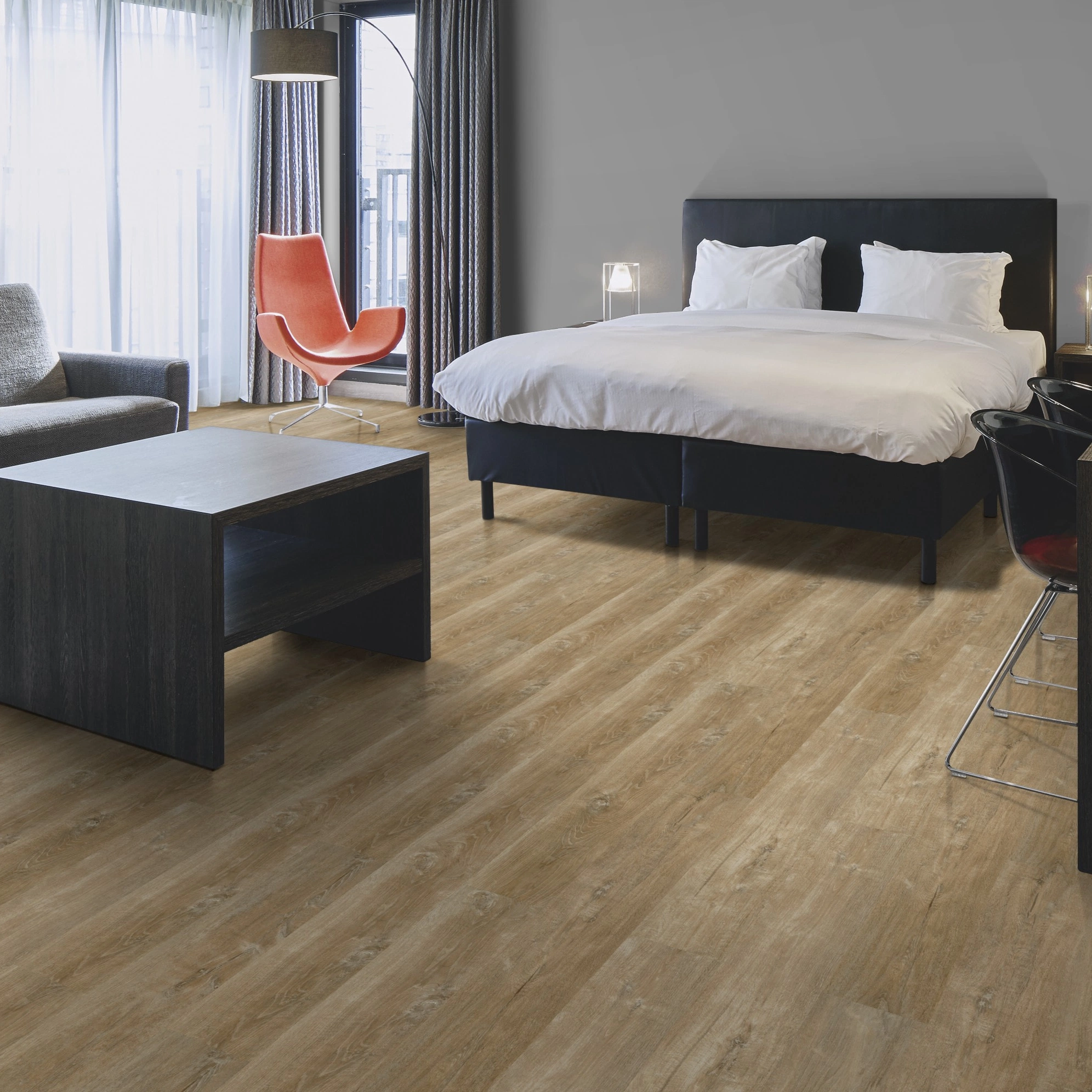 Milieubild Hotelzimmer mit Kingsize-Bett - Forbo Flooring Klebe-Vinyl Enduro Dryback Wood Natural Timber Milieubild Hotelzimmer mit Kingsize-Bett - Forbo Flooring 217628