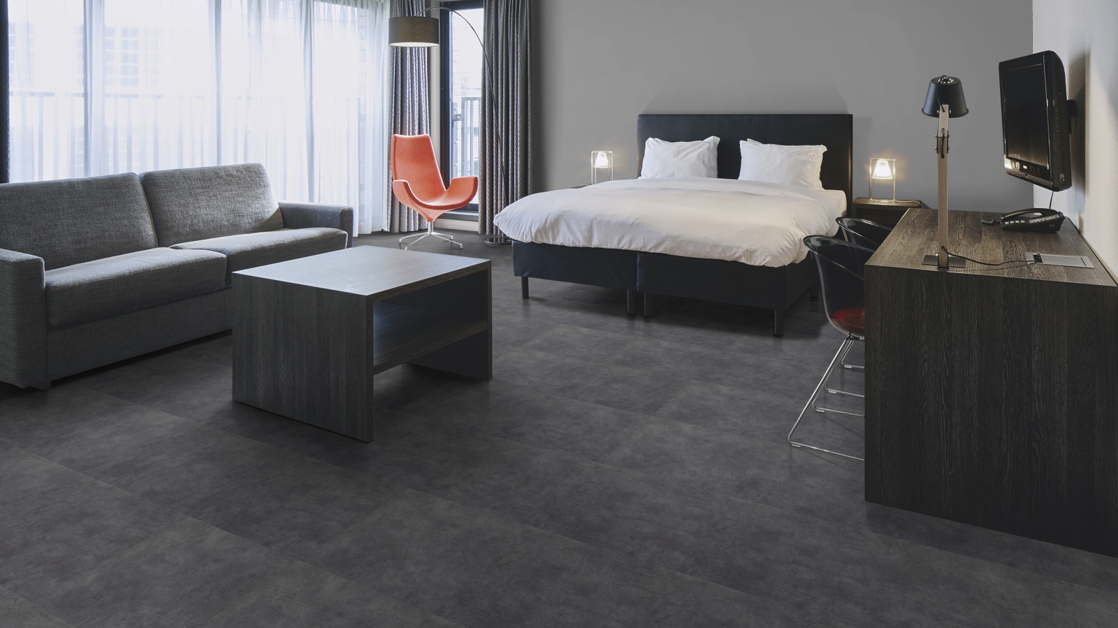 Milieubild Hotelzimmer mit Kingsize-Bett - Forbo Flooring 220184