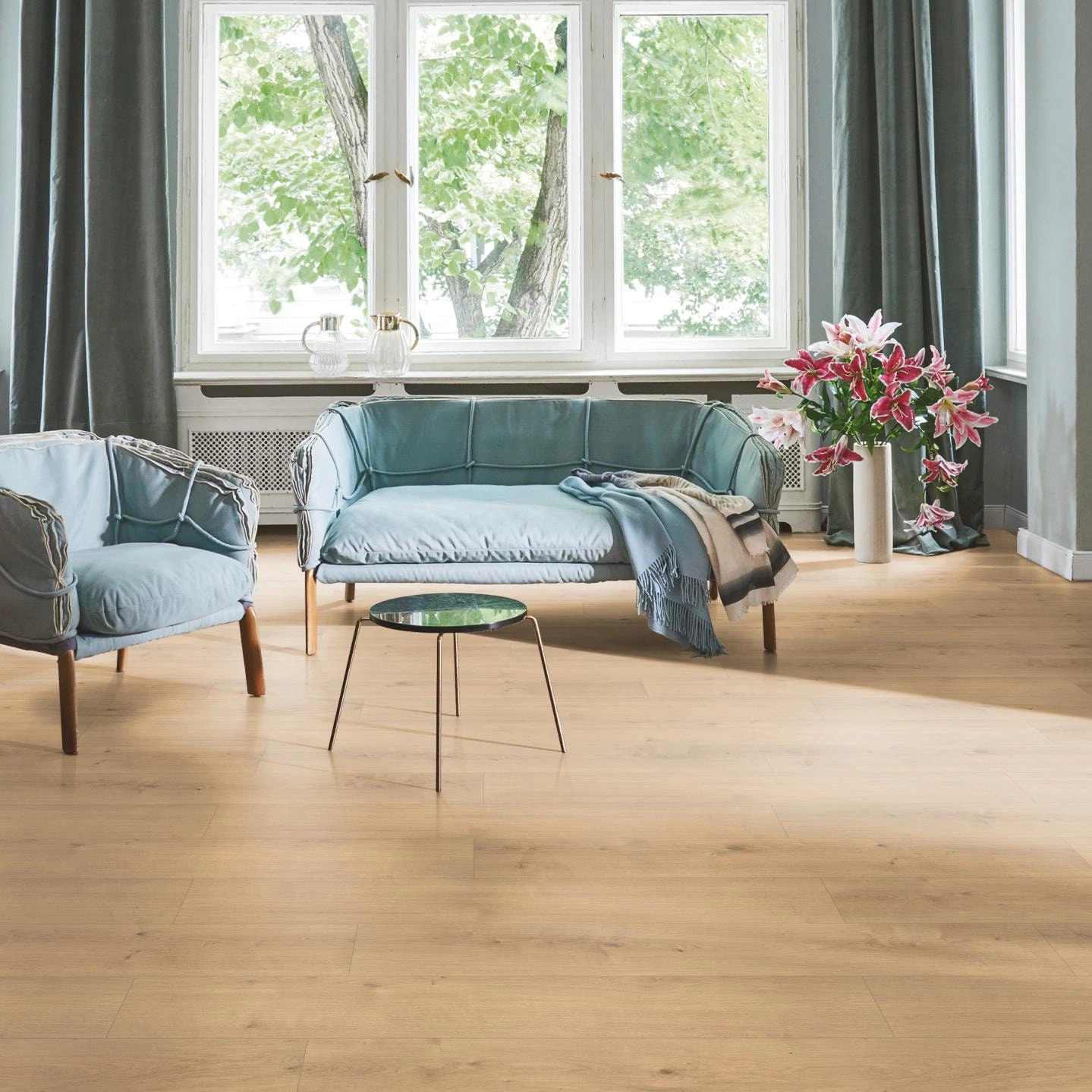 Milieubild Wohnzimmer in Stadtwohnung - Parador HDF Klick-Designboden Modular ONE Eiche Pure natur Milieubild Wohnzimmer in Stadtwohnung - Parador 1730766