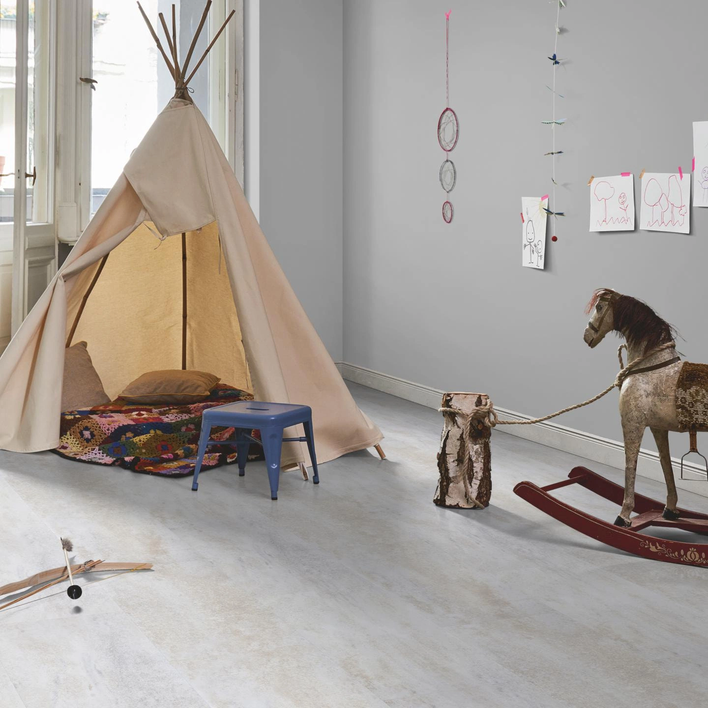 Milieubild Kinderzimmer in Stadtwohnung - Parador Klebe-Vinyl Trendtime 5 Dryback Dolomit weiß Milieubild Kinderzimmer in Stadtwohnung - Parador 1750856
