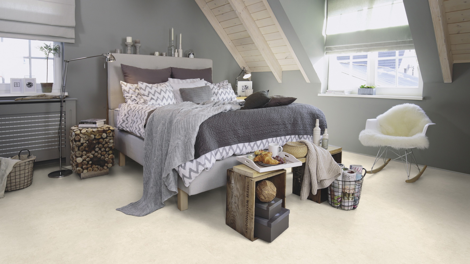 Milieubild Schlafzimmer im modernen Dachgeschoss - wineo PL115R
