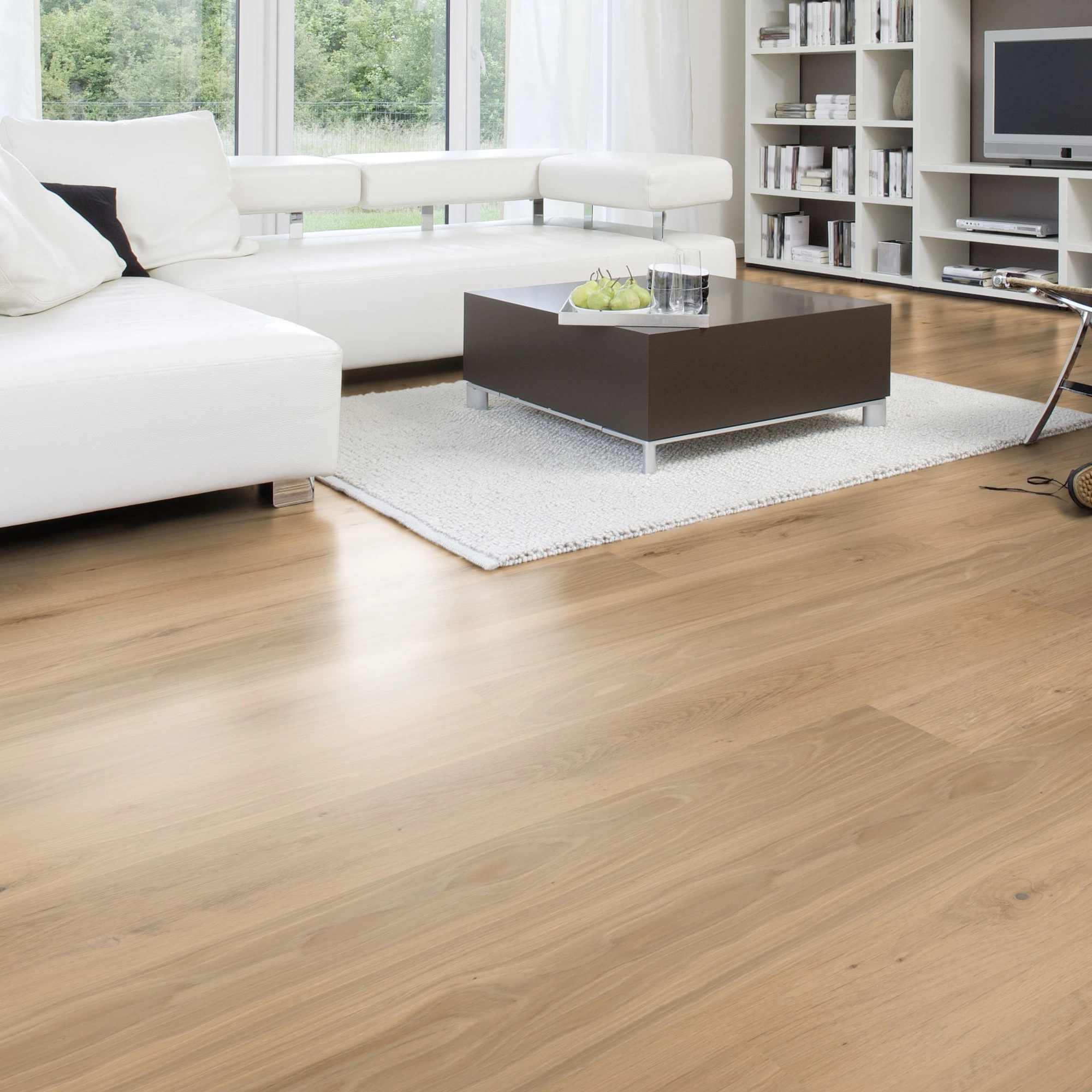 Milieubild Modernes Wohnzimmer mit Wohnlandschaft - Wicanders Wise HDF Klick-Designboden wood Natural XL Natural Oak Almond Milieubild Modernes Wohnzimmer mit Wohnlandschaft - Wicanders Wise 80003666