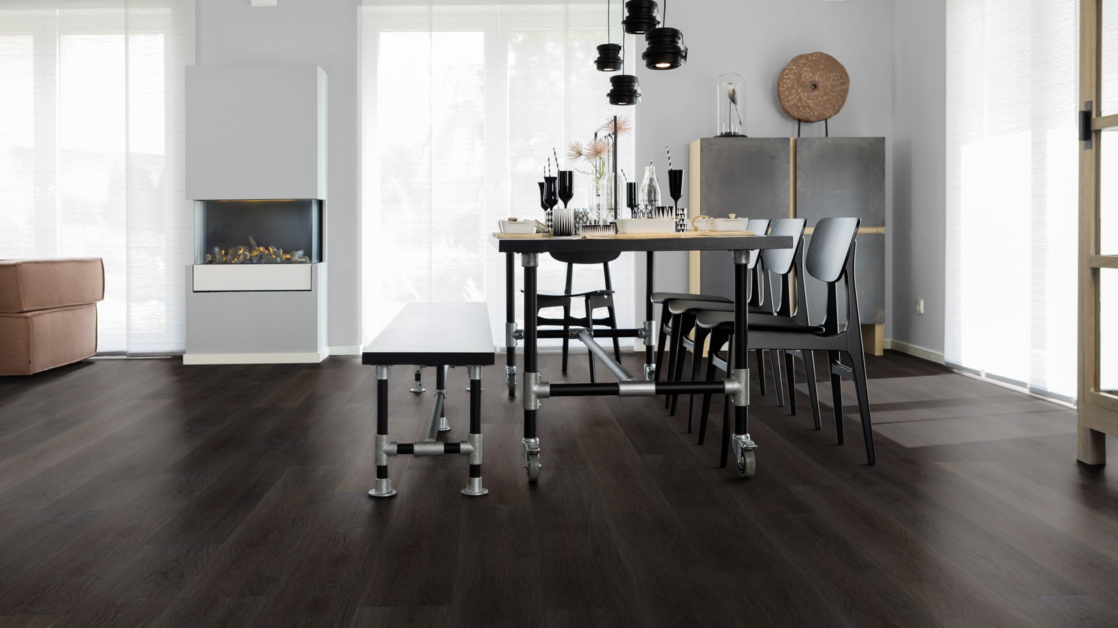 Milieubild Esszimmer mit Kamin - wineo PL304R
