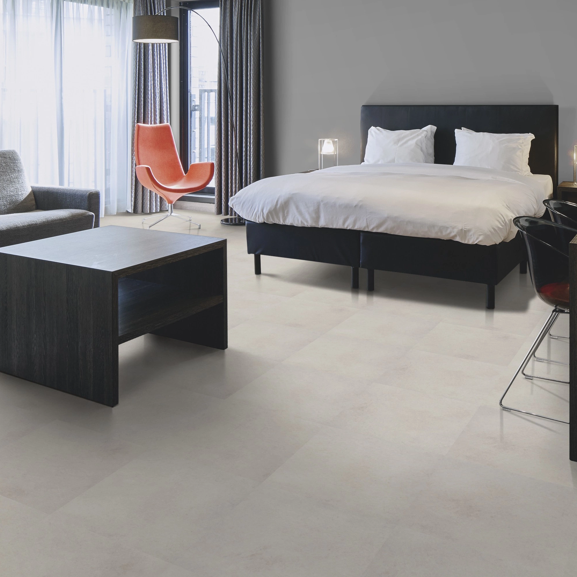 Milieubild Hotelzimmer mit Kingsize-Bett - Forbo Flooring Klebe-Vinyl Allura Dryback 0.55 Material Sand Cement Milieubild Hotelzimmer mit Kingsize-Bett - Forbo Flooring 243650