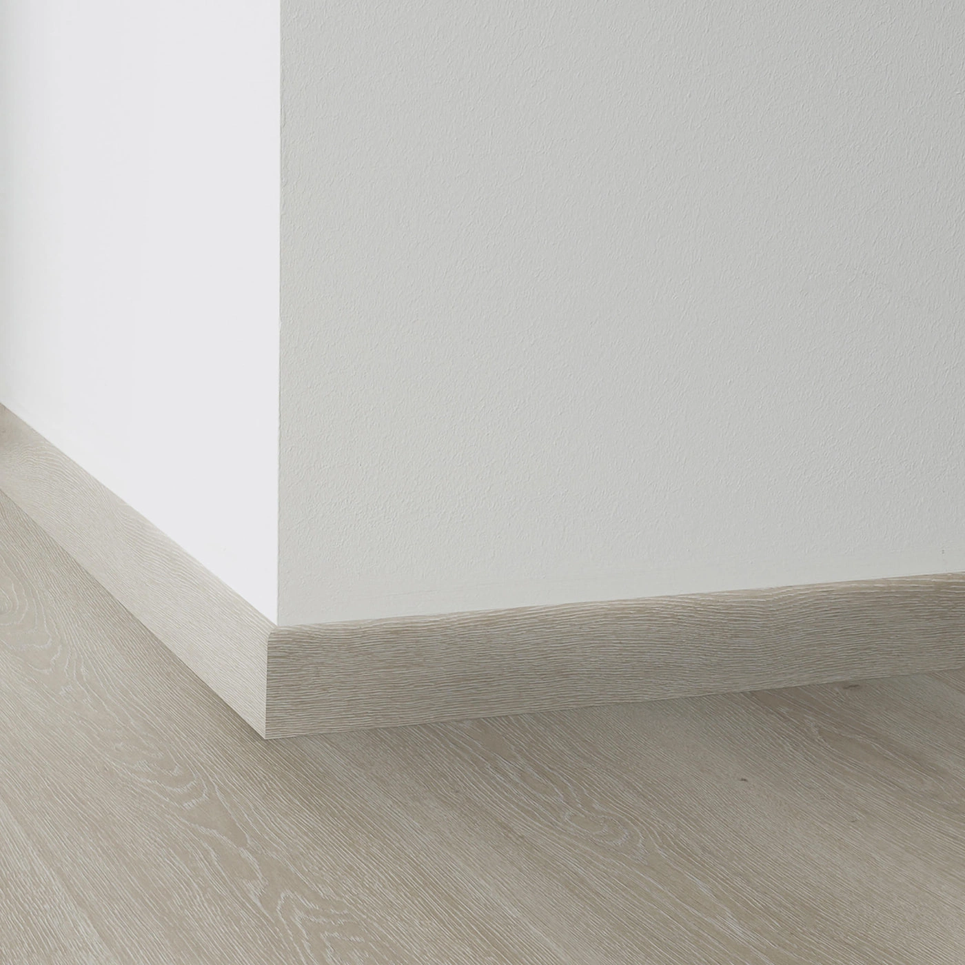 Tarkett Sockelleiste 60/10mm Highland Oak TAUPE Tarkett Sockelleiste 60/10mm Highland Oak TAUPE