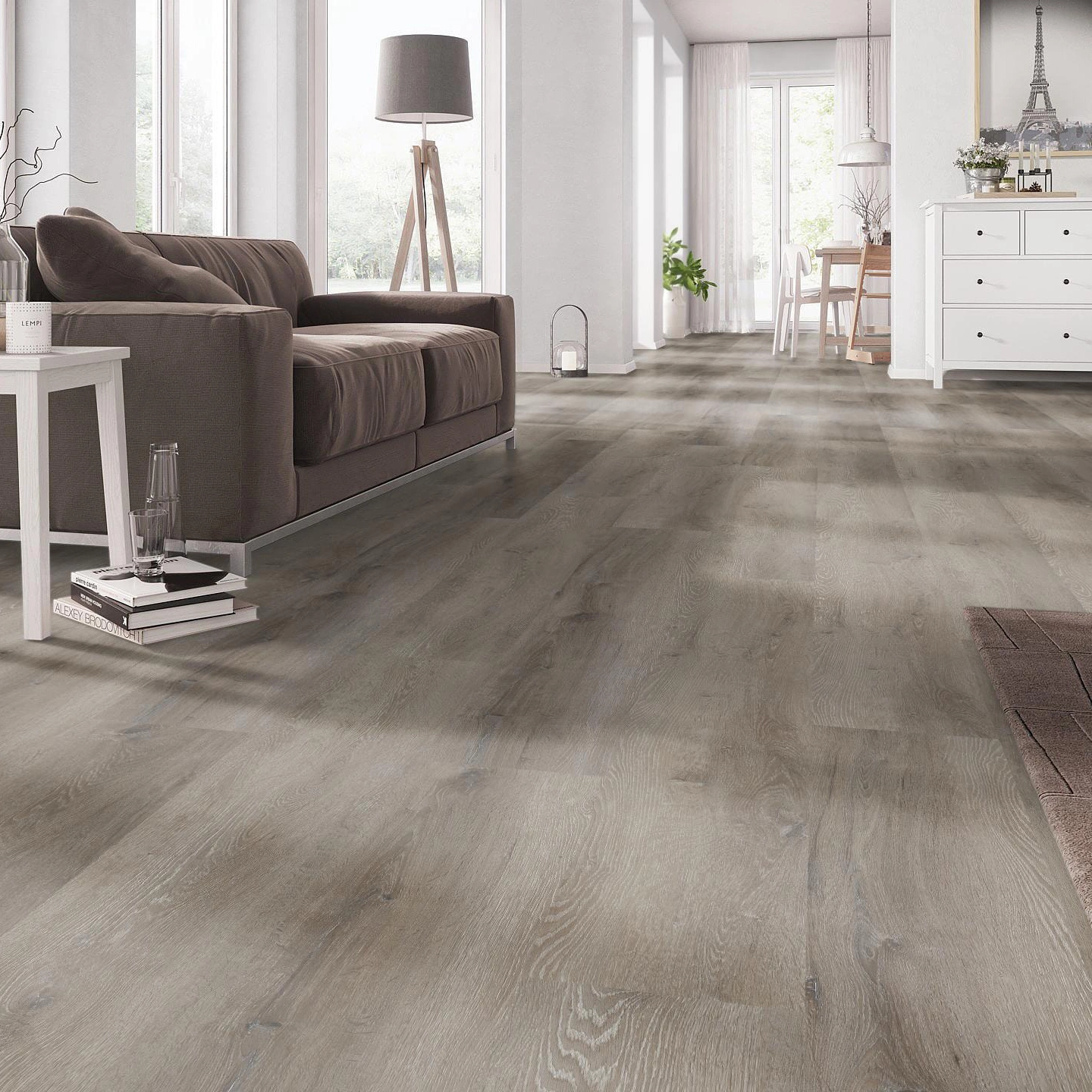Milieubild Wohnzimmer mit Couch - nexflor Rigid Klick-Vinyl Helios Click Collection Marathon Oak Milieubild Wohnzimmer mit Couch - nexflor NXF-20030-003