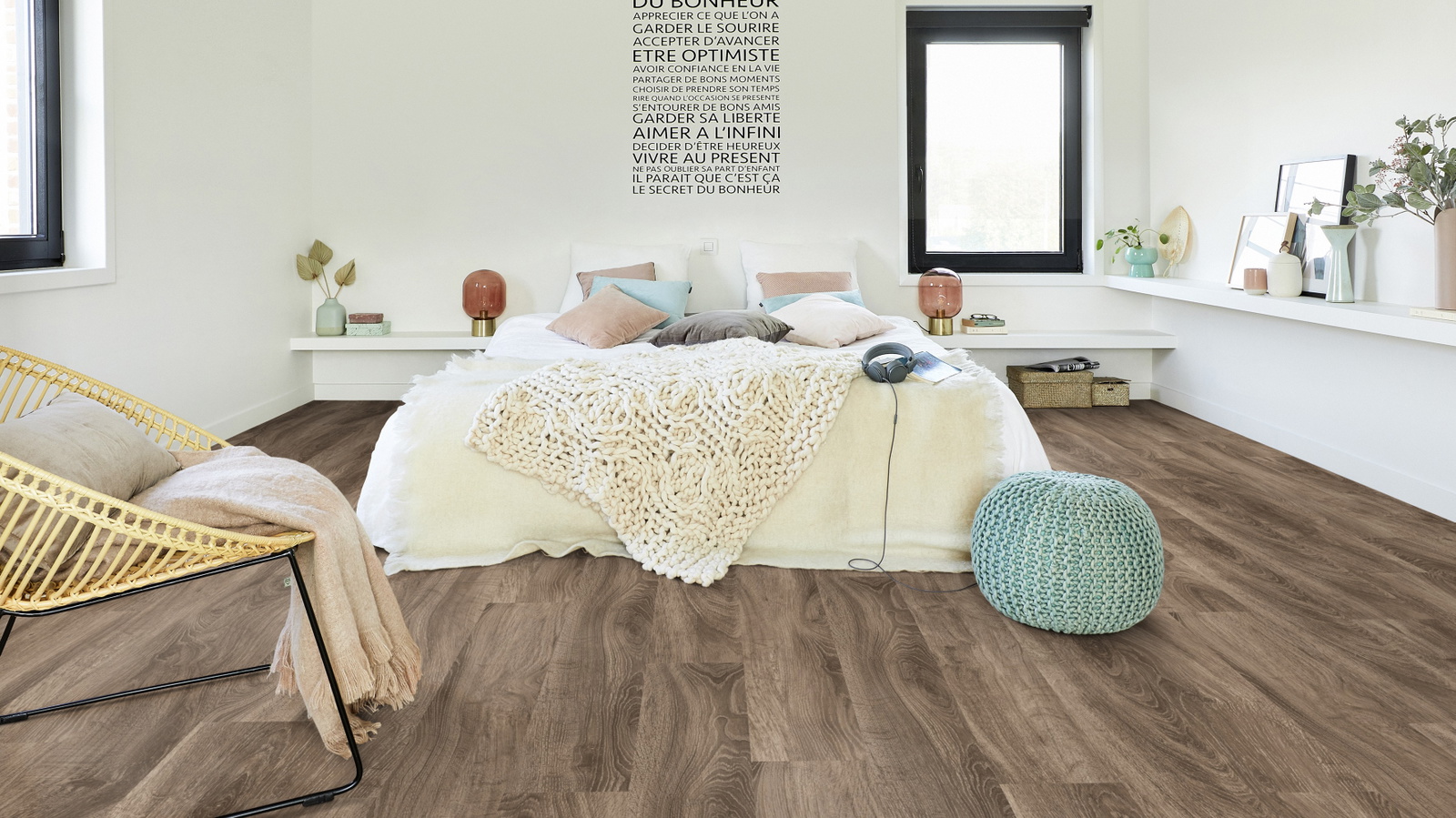 Milieubild Modernes Schlafzimmer - Bett mit Stuhl - Tarkett 24524009