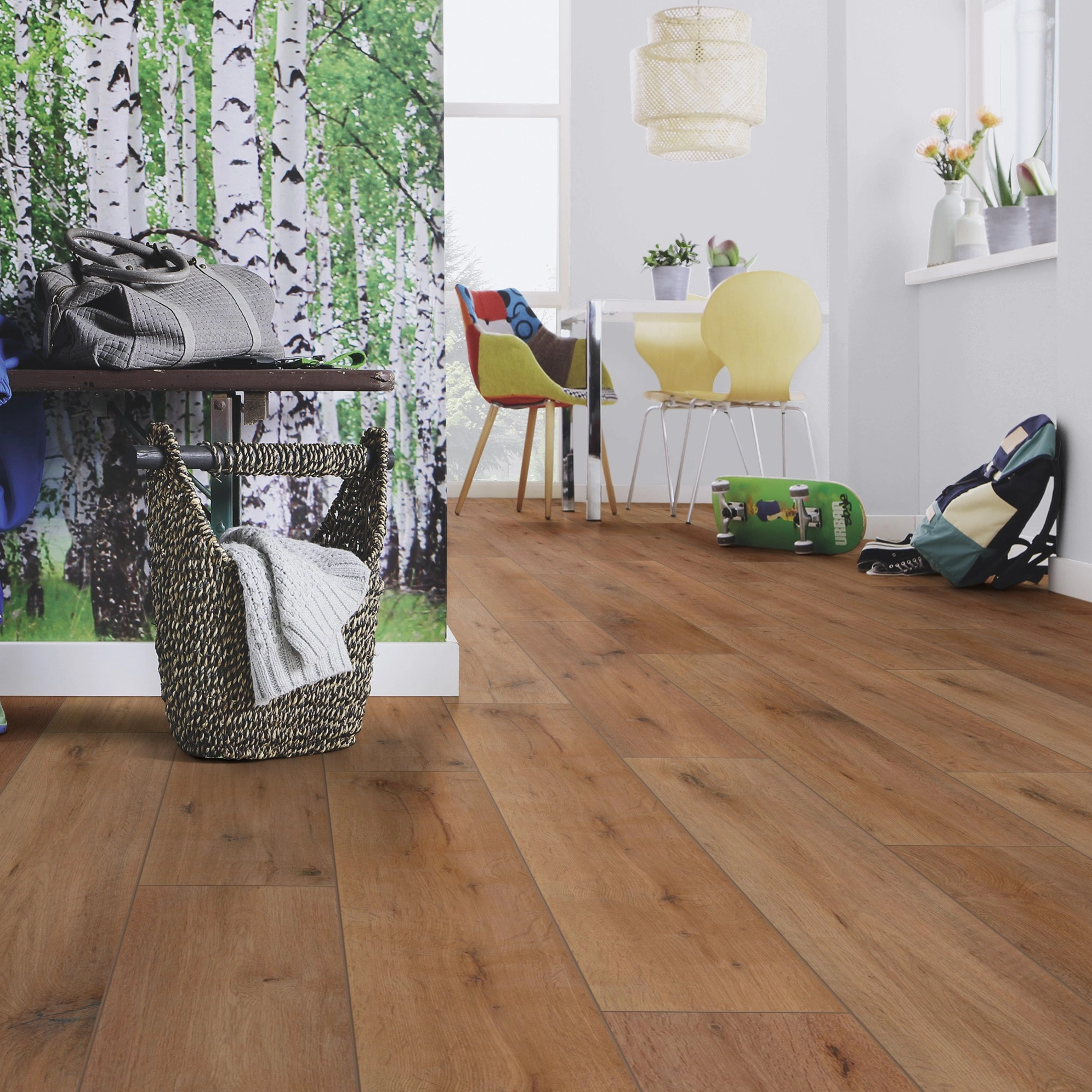 Milieubild Esszimmer mit Flur und Sitzbank - wineo HDF Klick-Bioboden PURLINE wineo 1000 wood XL Rustic Oak Nougat Milieubild Esszimmer mit Flur und Sitzbank - wineo MLP315R