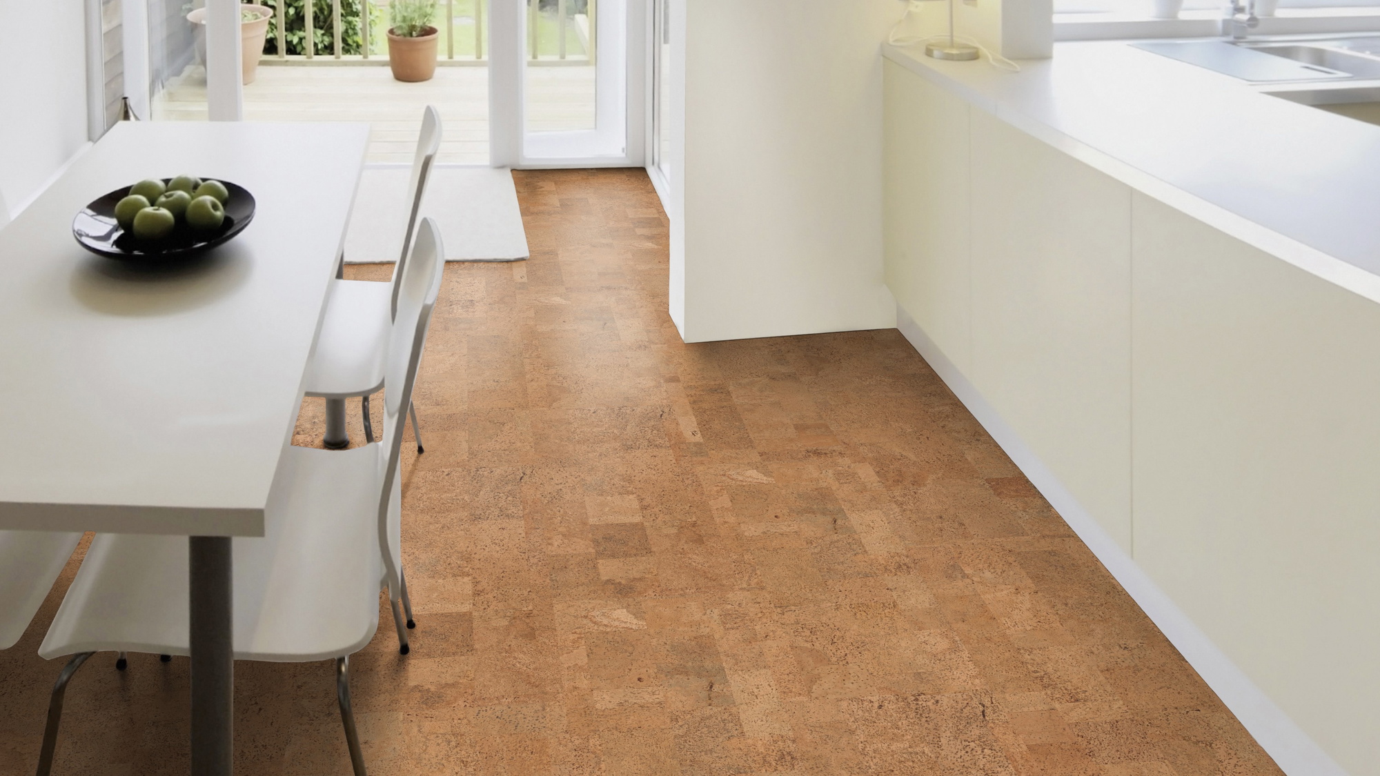 Milieubild Esszimmer mit Terrassentür - Wicanders Wise HDF Klick-Korkboden cork Essence Originals Harmony Milieubild Esszimmer mit Terrassentür - Wicanders Wise 80002236