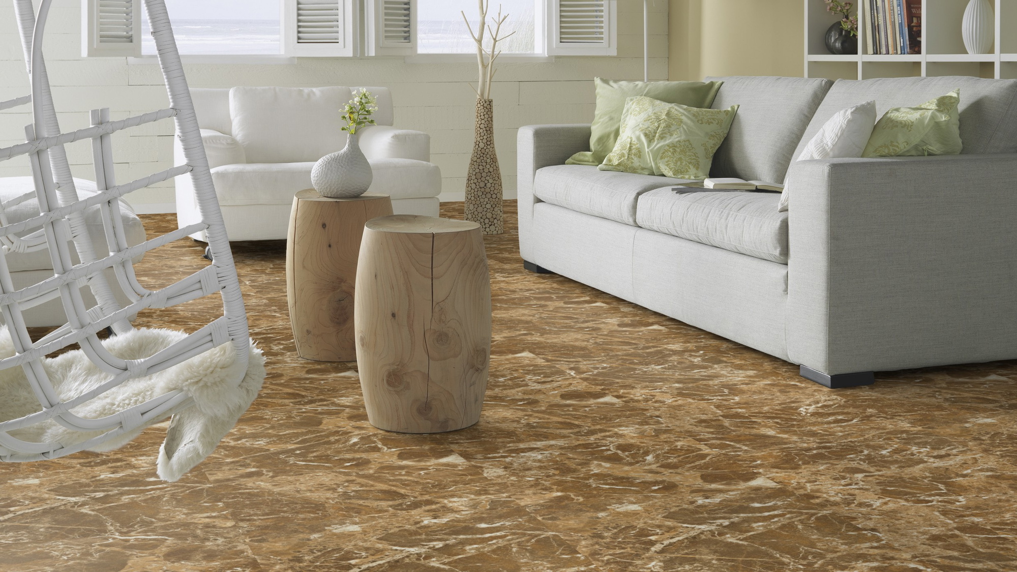 Milieubild Modernes, freundliches Wohnzimmer mit Sofa - Forbo Flooring 243645