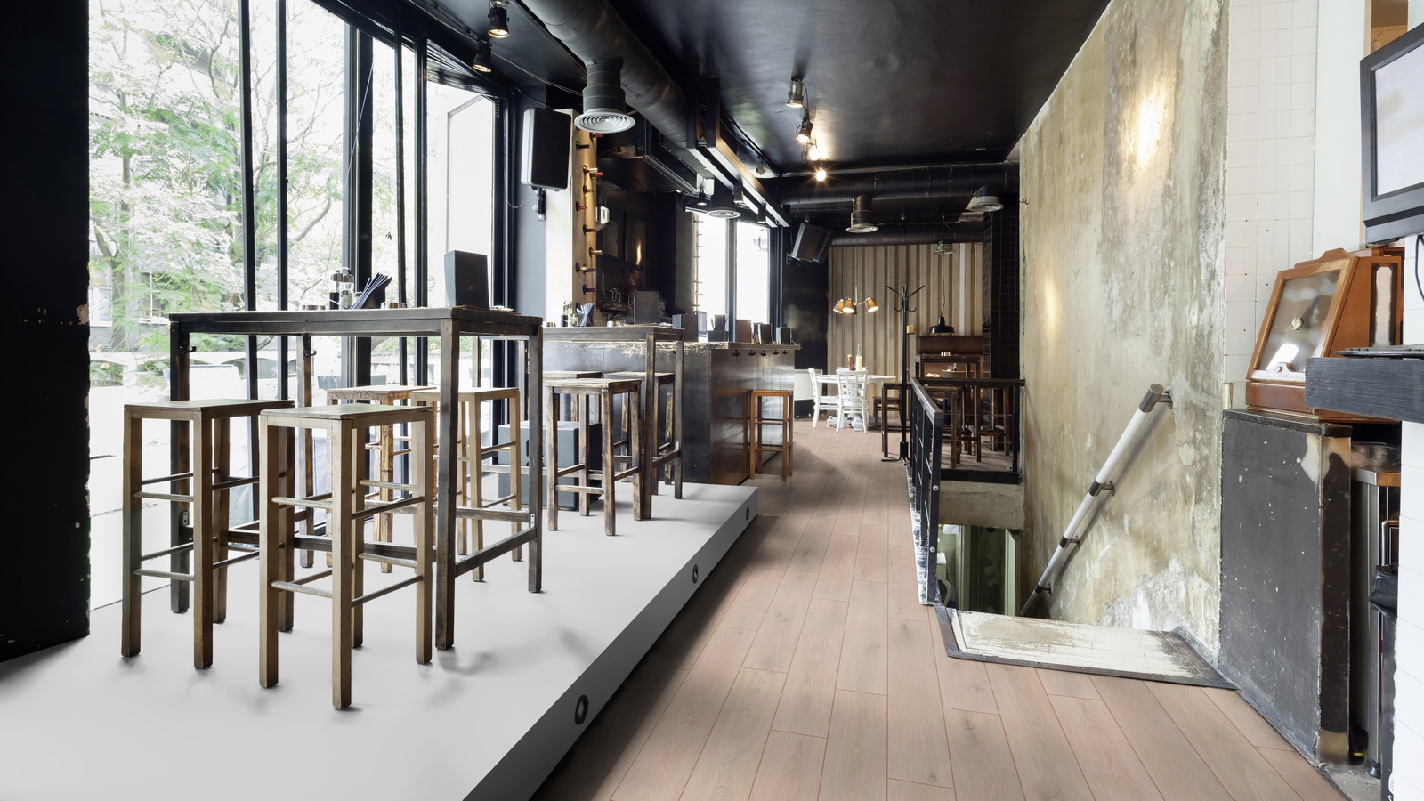 Milieubild Restaurant - Bar mit Tischen und Hockern - wineo MLP309R