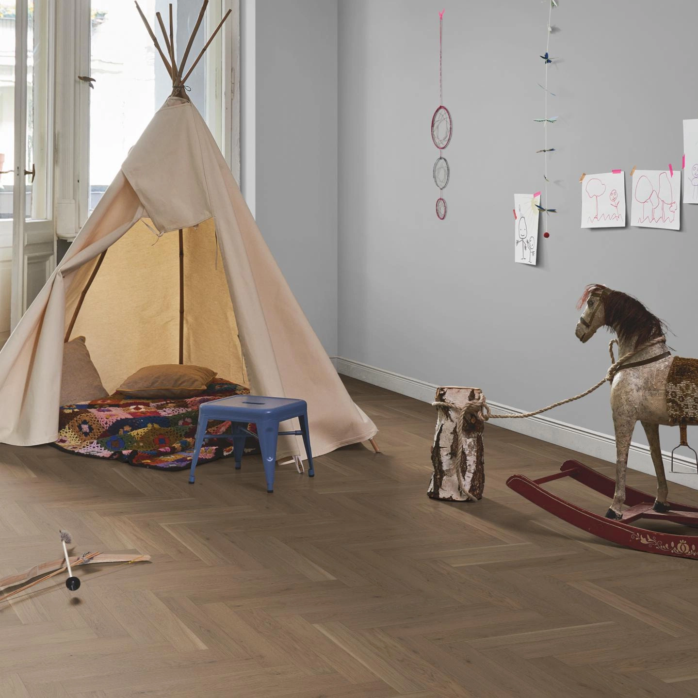 Milieubild Kinderzimmer in Stadtwohnung - Parador Parkett Trendtime 3 Eiche nougat Milieubild Kinderzimmer in Stadtwohnung - Parador 1739933