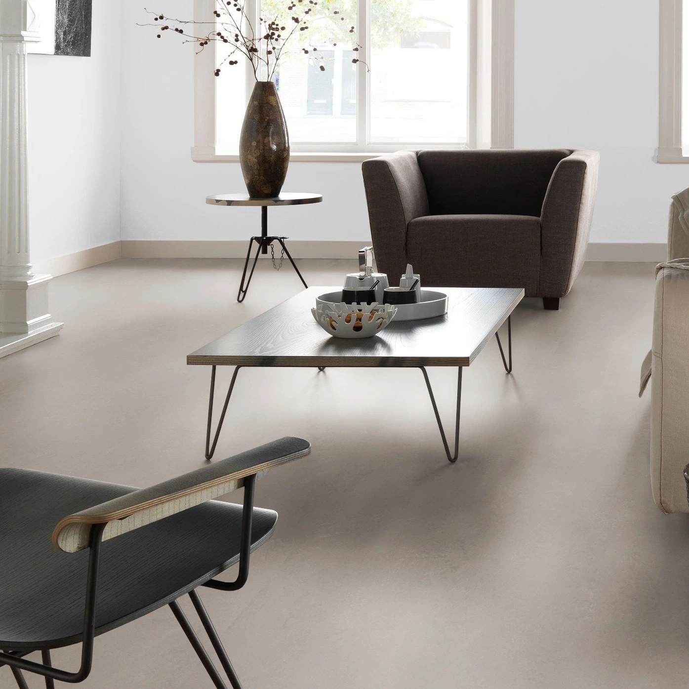 Milieubild Altbau-Wohnzimmer mit Kamin - Forbo Flooring Marmoleum Click Liquid Clay Milieubild Altbau-Wohnzimmer mit Kamin - Forbo Flooring 176501