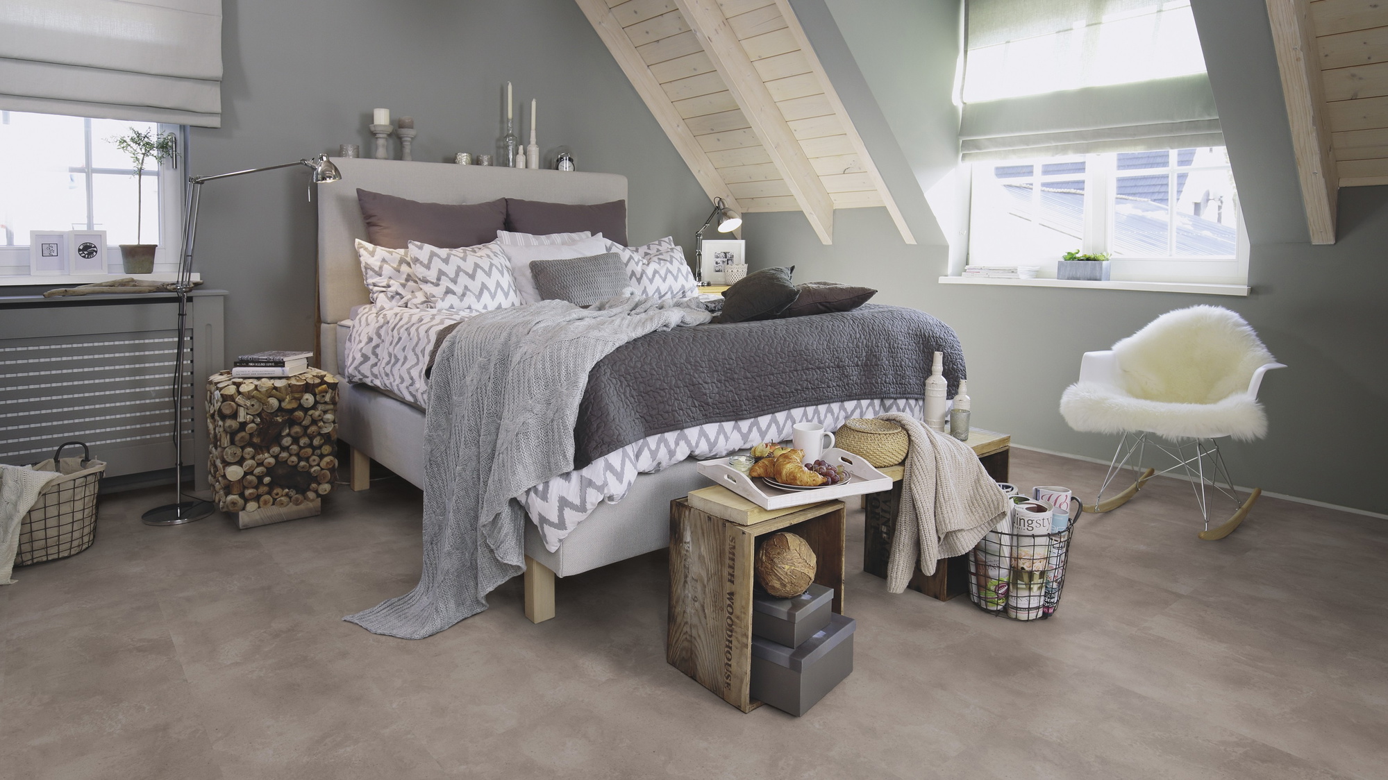 Milieubild Schlafzimmer im modernen Dachgeschoss - wineo PLC318R