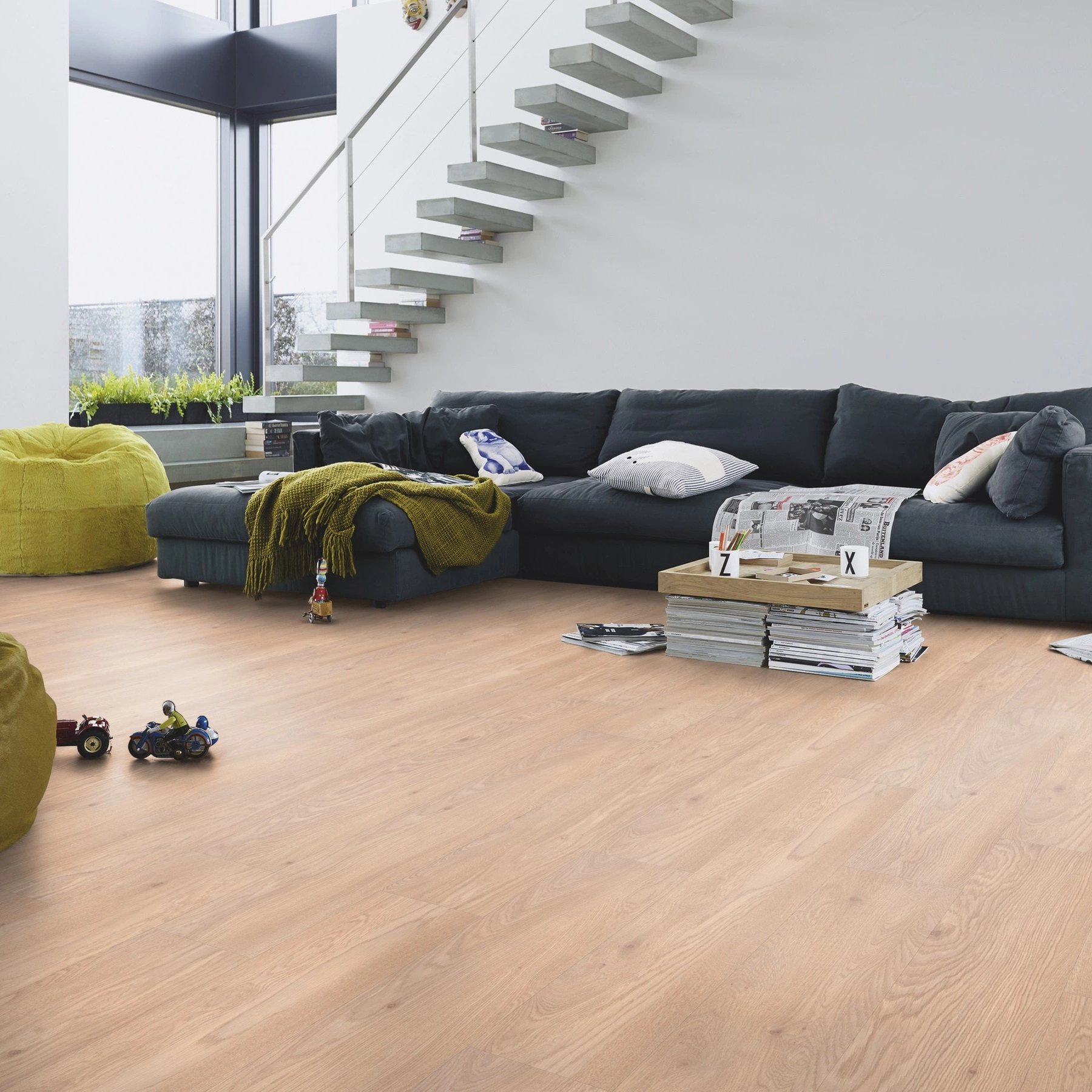 Milieubild Modernes Wohnzimmer mit Kamin - MEISTER Laminat LD 55 Fairview Oak Milieubild Modernes Wohnzimmer mit Kamin - MEISTER 600015-1288198-07015