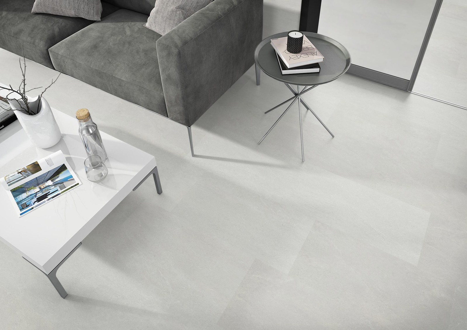 Milieubild Wohnzimmer - Sofa mit Beistelltisch und Glastür - nexflor NXF-62030-001