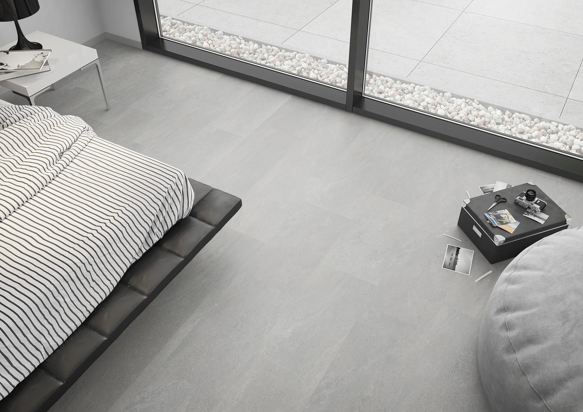 Milieubild Schlafzimmer mit Sitzkissen - nexflor Rigid Klick-Vinyl Oreios Click Collection Mykale Milieubild Schlafzimmer mit Sitzkissen - nexflor NXF-62030-002