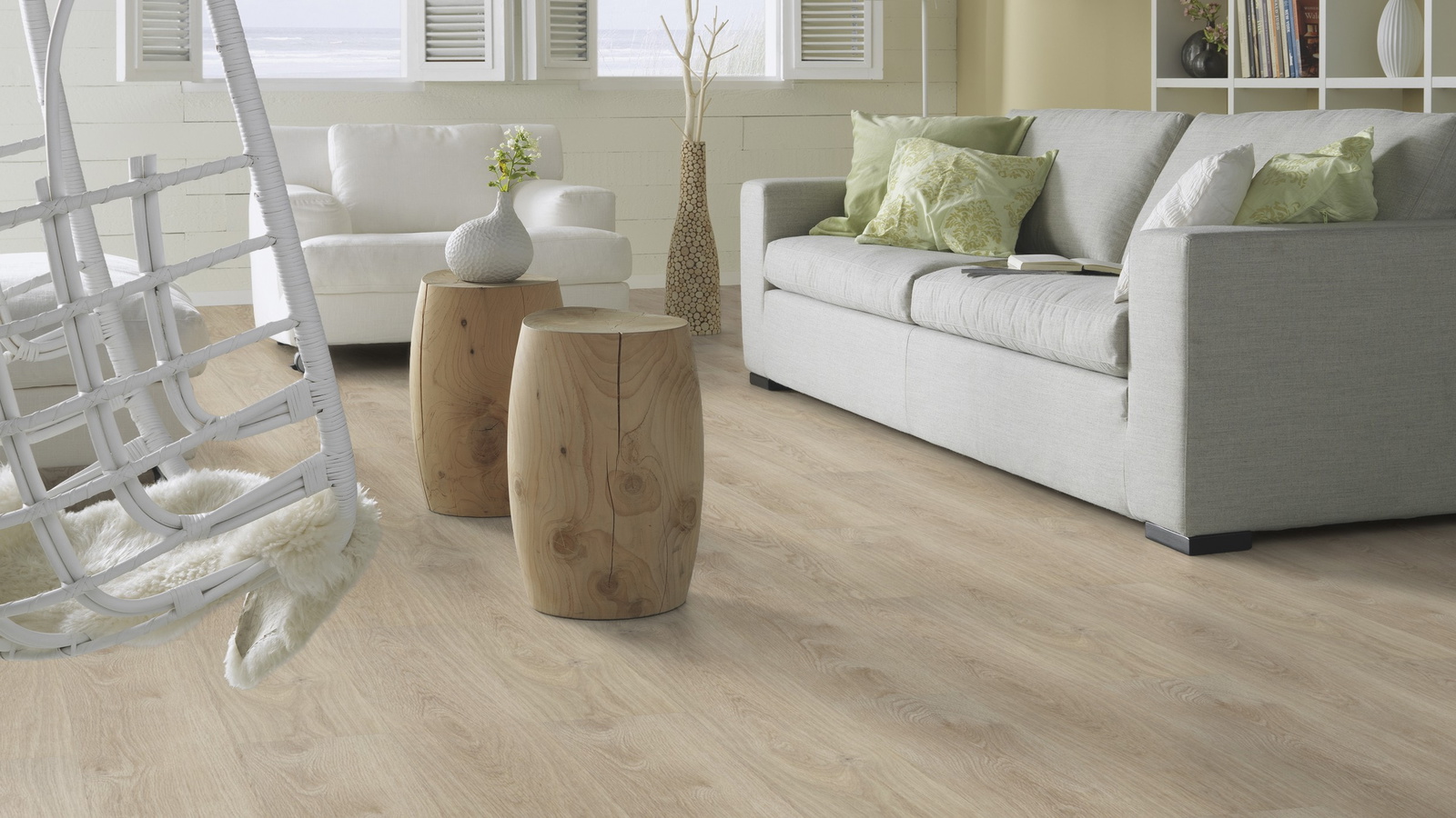 Milieubild Modernes, freundliches Wohnzimmer mit Sofa - Forbo Flooring 253435