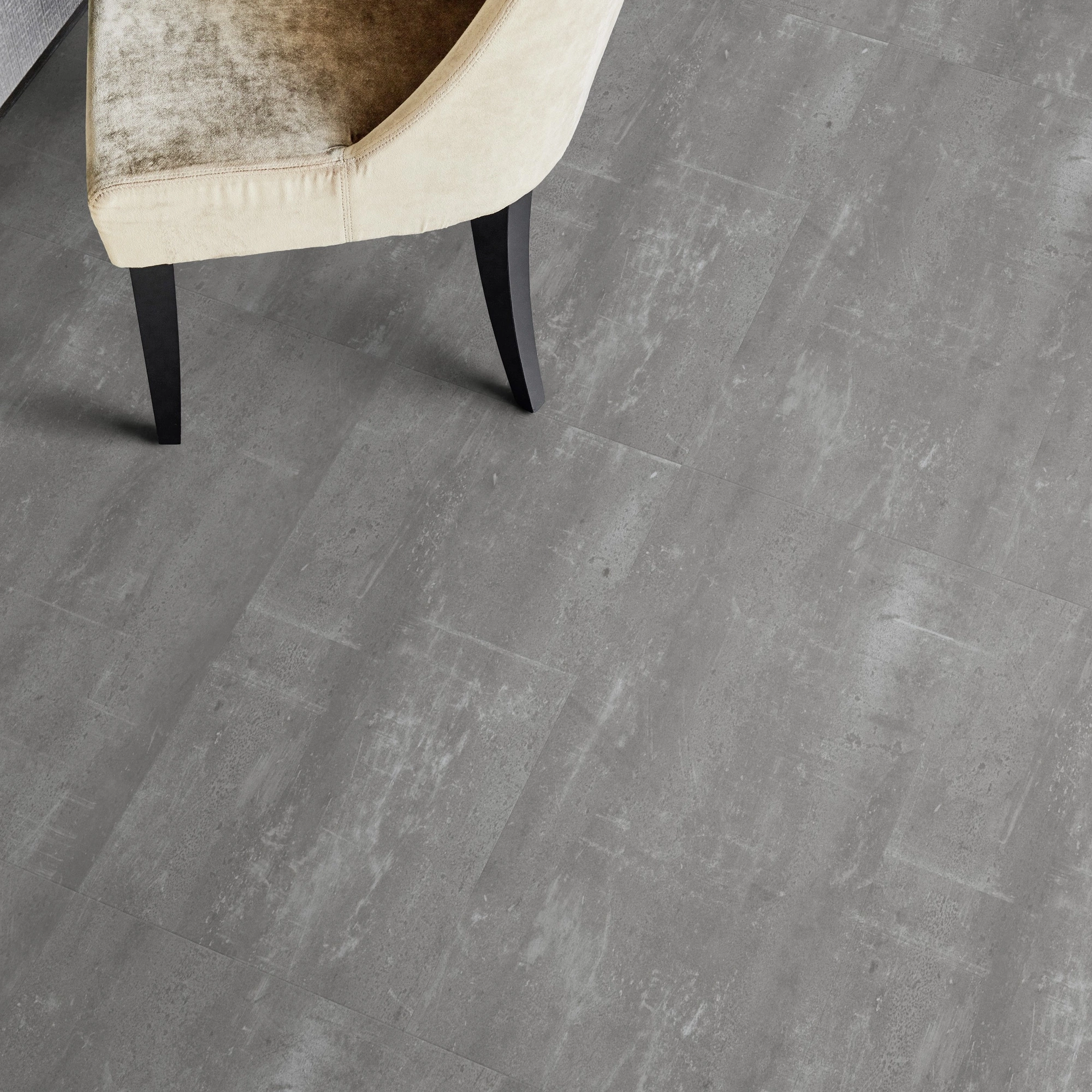 Milieubild Esszimmer - Draufsicht - Tarkett Klebe-Vinyl Essence 30 Scratched Cement Grey Milieubild Esszimmer - Draufsicht - Tarkett 260056010