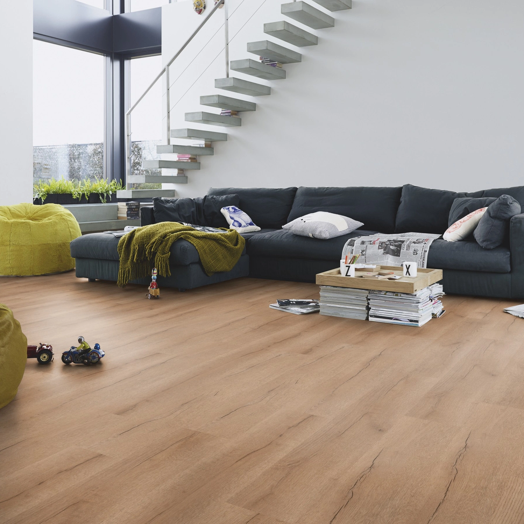 Milieubild Modernes Wohnzimmer mit Kamin - MEISTER Laminat LC 55 Nevado Oak Milieubild Modernes Wohnzimmer mit Kamin - MEISTER 600012-1288198-07147