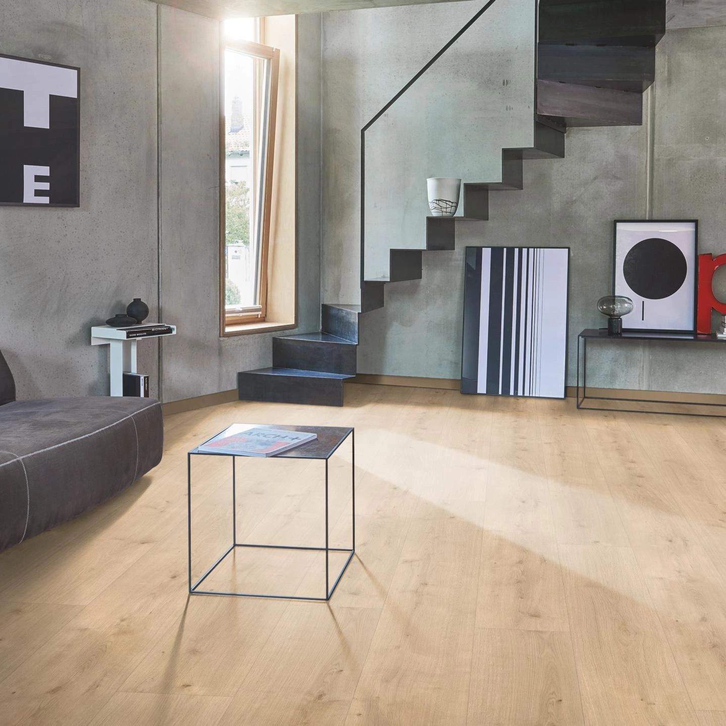 Milieubild Wohnzimmer im modernen Loft-Stil - Parador HDF Klick-Designboden Modular ONE Eiche Pure hell Milieubild Wohnzimmer im modernen Loft-Stil - Parador 1730803