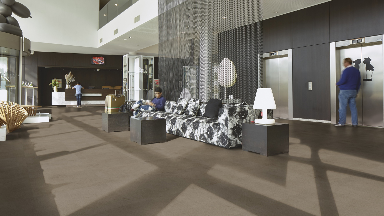 Milieubild Hotellobby mit Rezeption - Forbo Flooring 243651