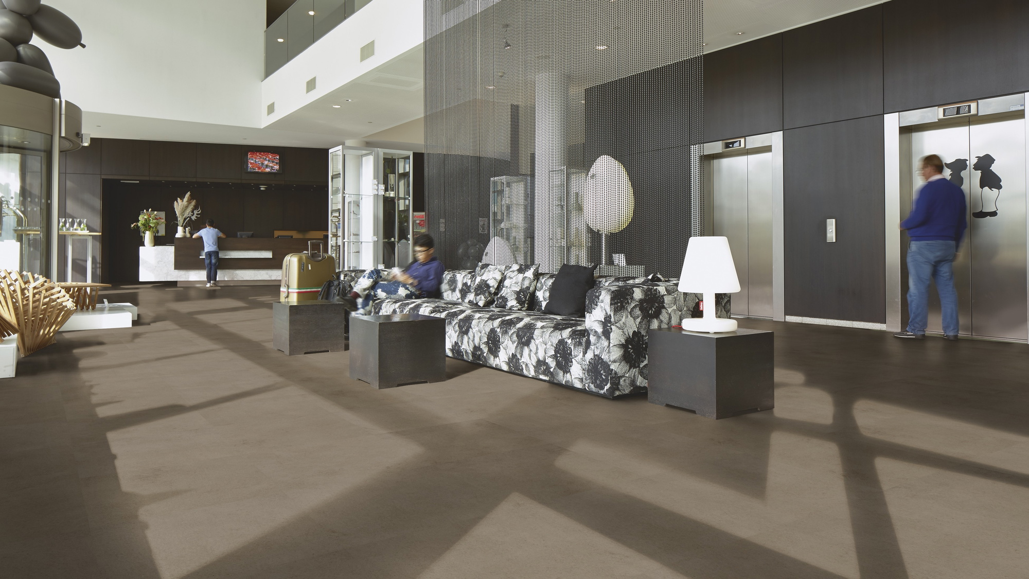 Milieubild Hotellobby mit Rezeption - Forbo Flooring 243651