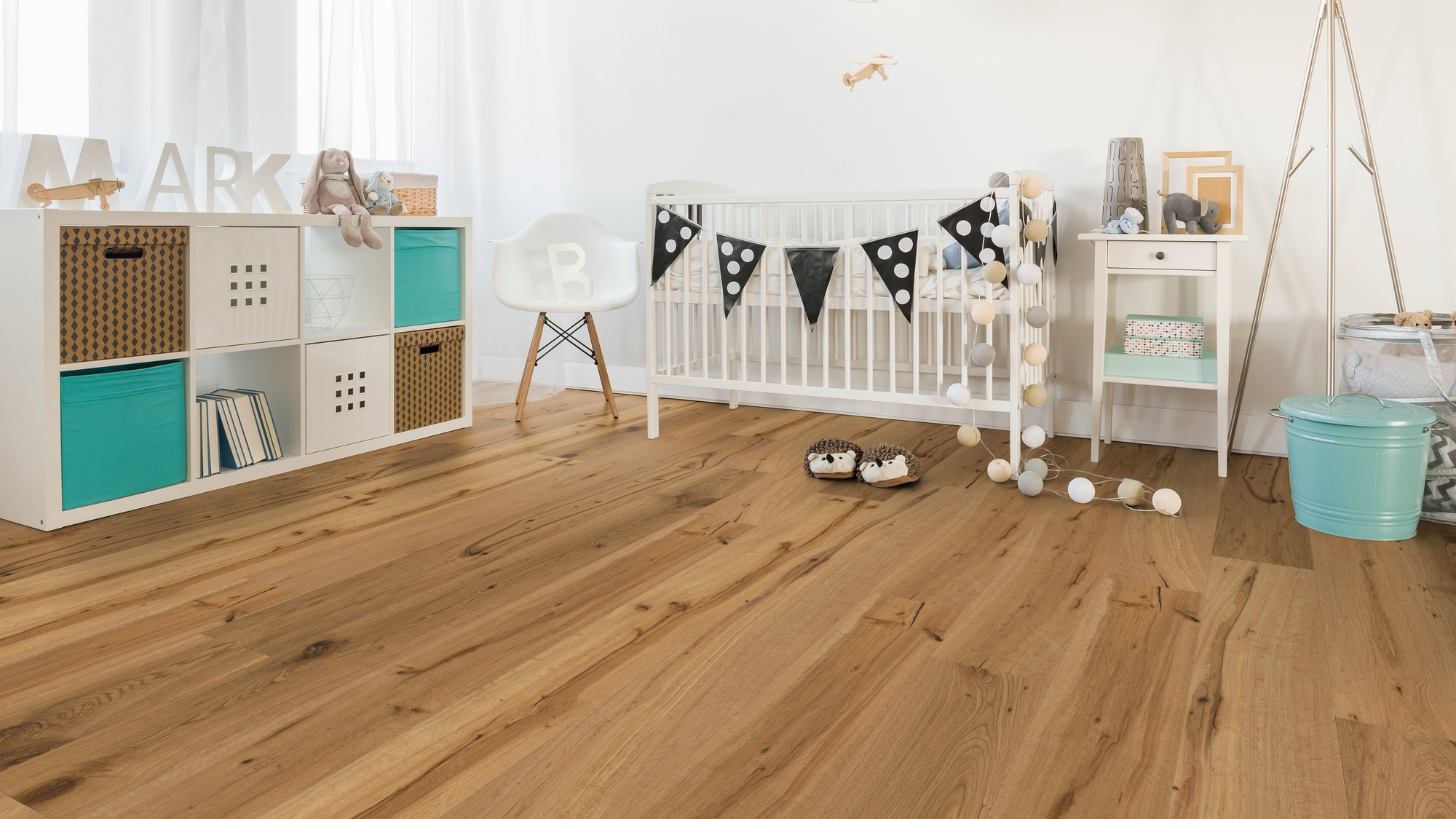Milieubild Kinderzimmer mit weißer Krippe - Wicanders Wise Parkett Essential Hamburg Milieubild Kinderzimmer mit weißer Krippe - Wicanders Wise 82000873