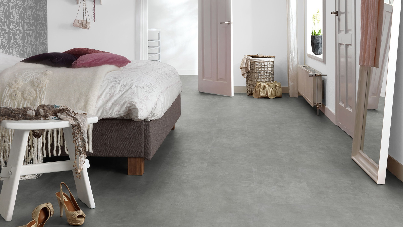 Milieubild Schlafzimmer mit Hocker - Forbo Flooring 217637