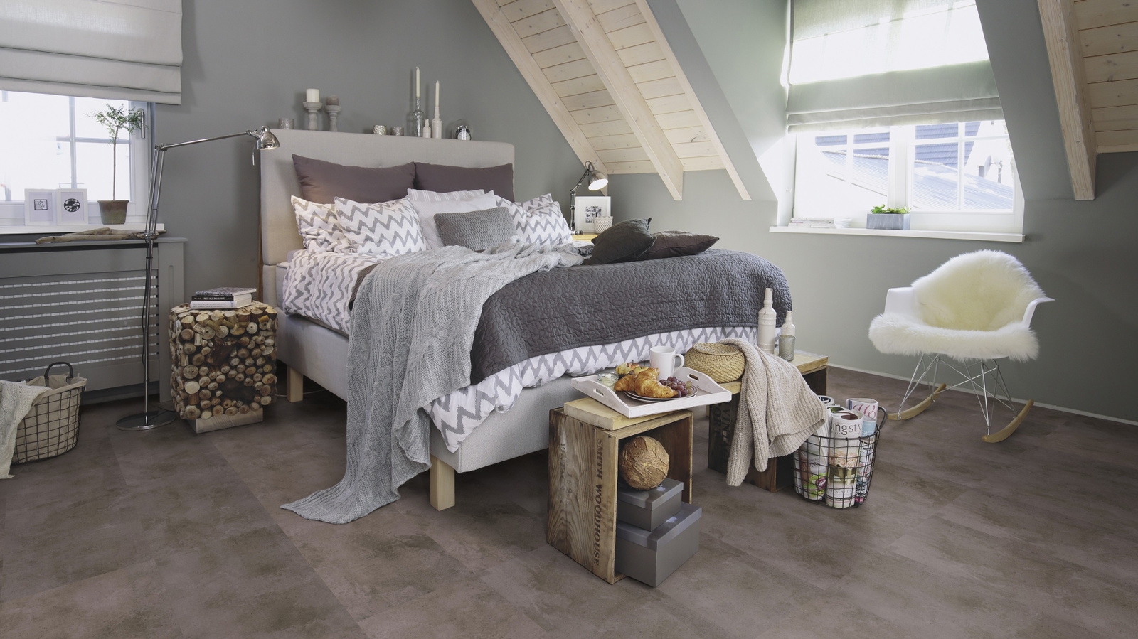 Milieubild Schlafzimmer im modernen Dachgeschoss - wineo PLC319R