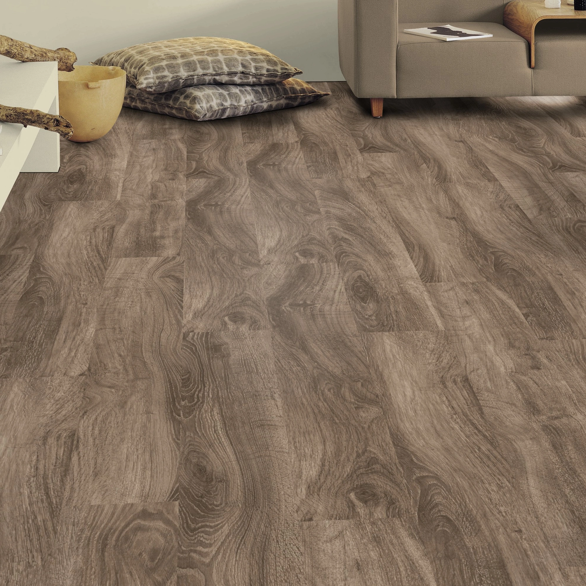 Milieubild Wohnzimmer mit Sideboard - Tarkett Klebe-Vinyl iD Inspiration 30 CLASSICS English Oak Brown Milieubild Wohnzimmer mit Sideboard - Tarkett 24524009