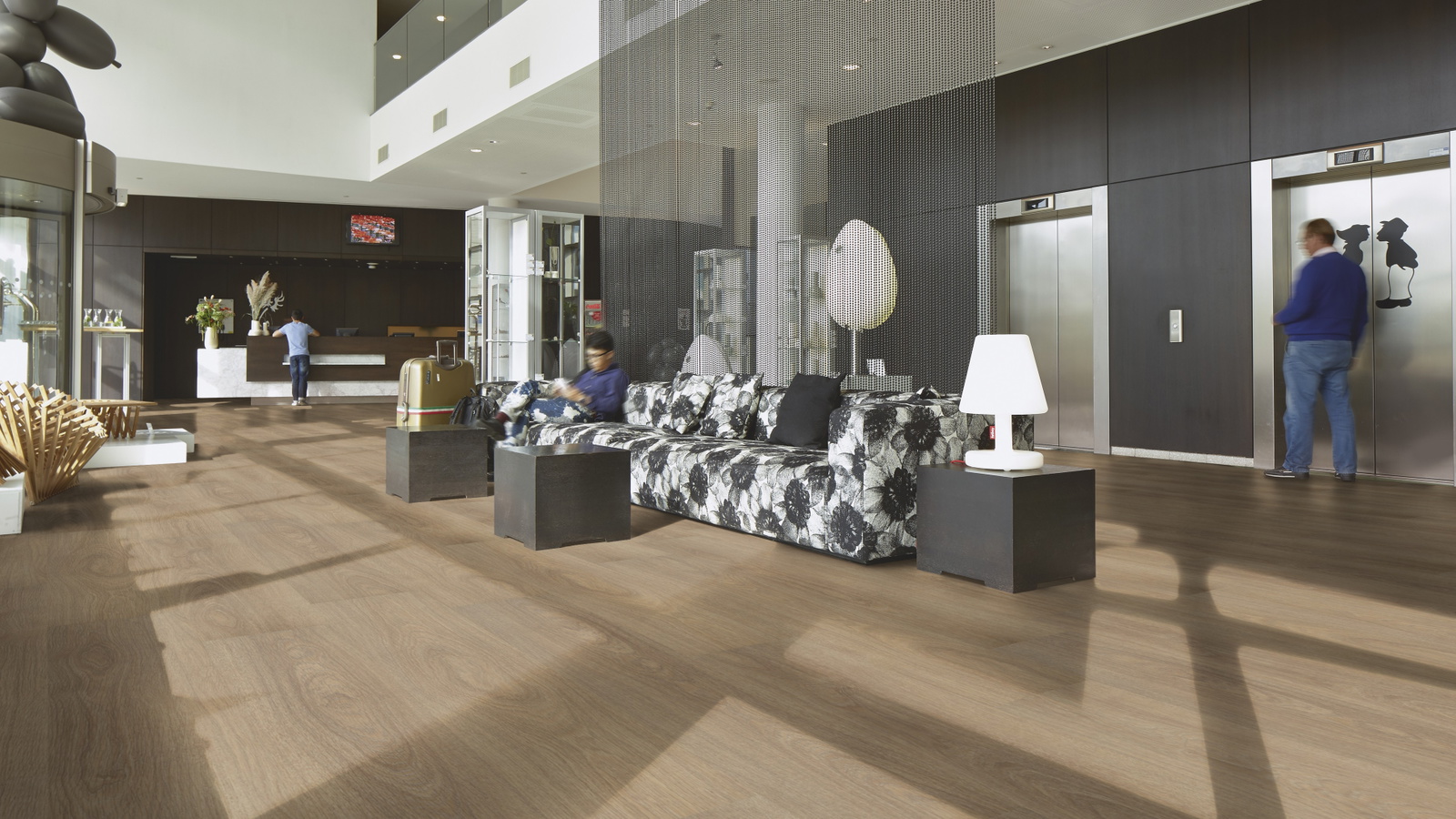 Milieubild Hotellobby mit Rezeption - Forbo Flooring 220108