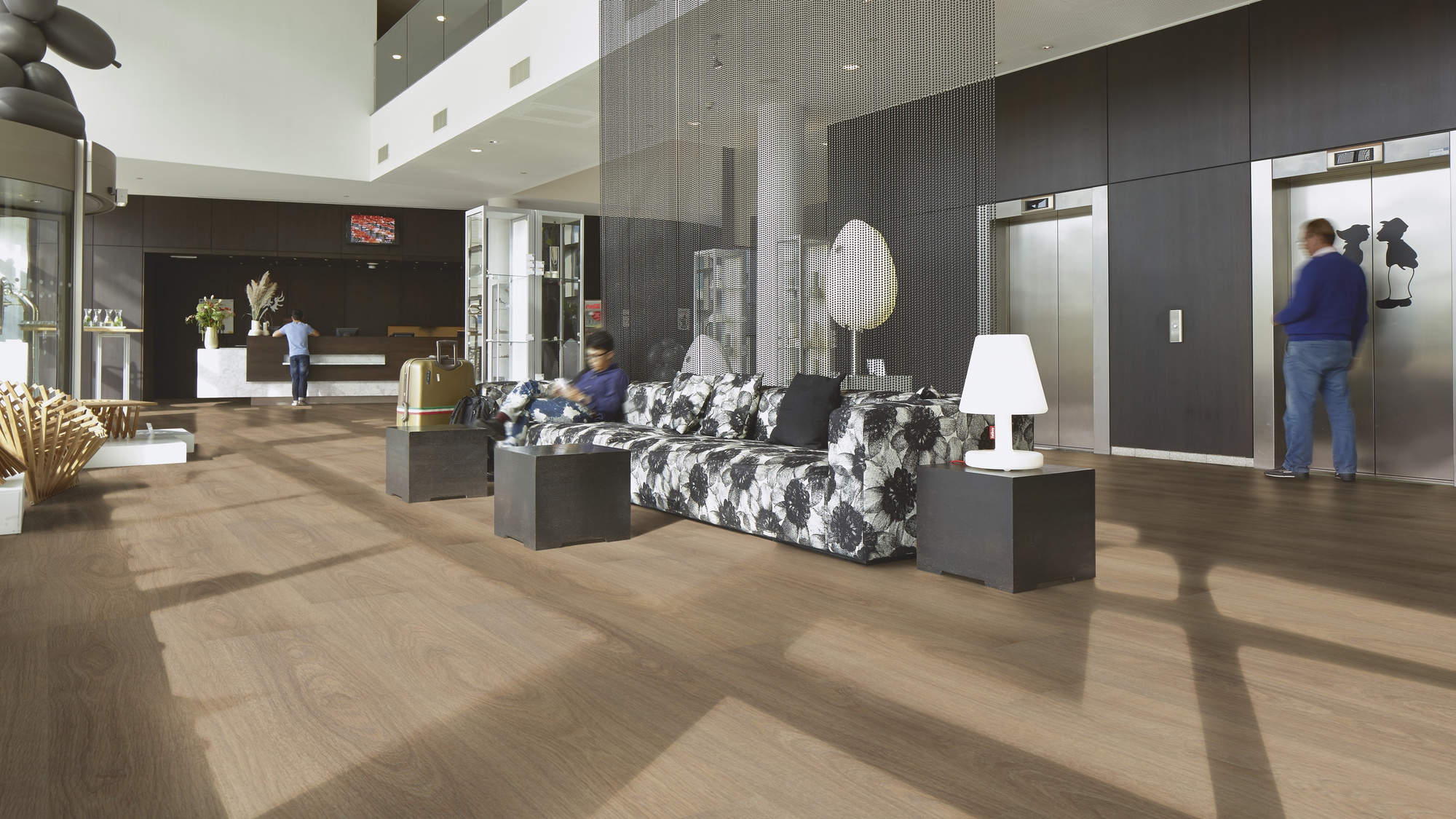 Milieubild Hotellobby mit Rezeption - Forbo Flooring 220108