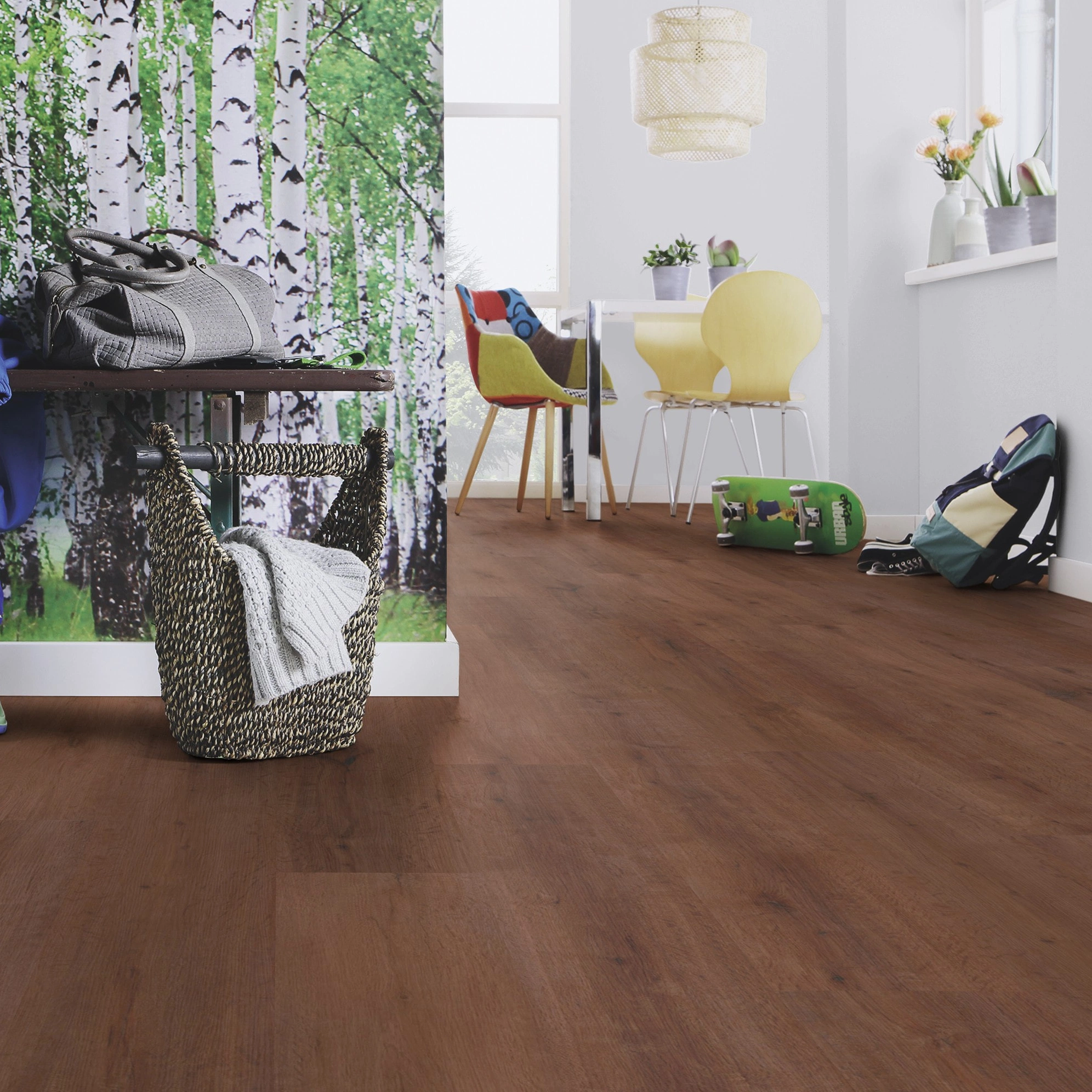 Milieubild Esszimmer mit Flur und Sitzbank - wineo Klick-Bioboden PURLINE wineo 1000 wood XL Rustic Oak Coffee Milieubild Esszimmer mit Flur und Sitzbank - wineo PLC316R