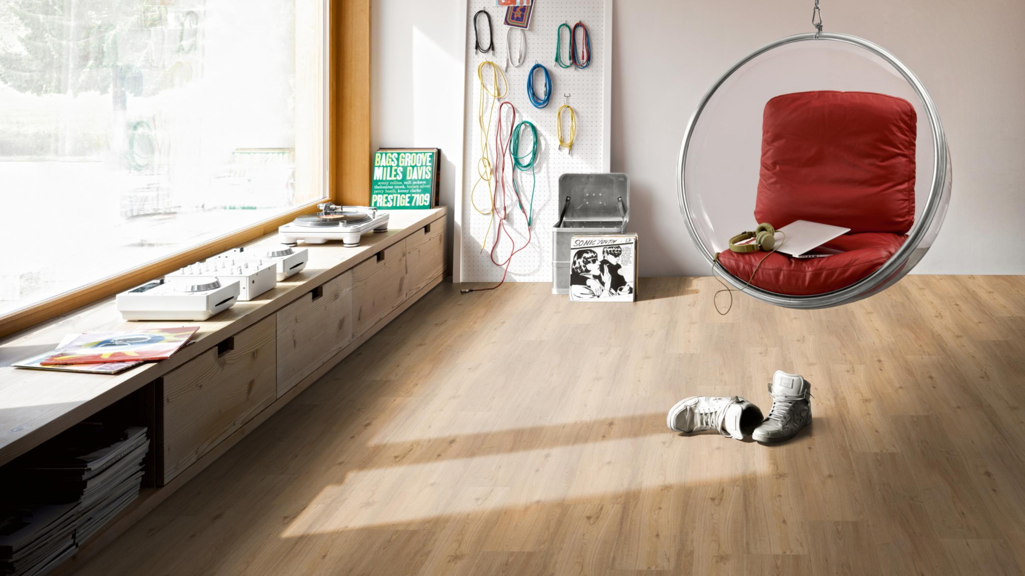 Milieubild Musikzimmer mit Plattenspieler - Parador Rigid Klick-Vinyl Classic 2070 Eiche natur Milieubild Musikzimmer mit Plattenspieler - Parador 1744633