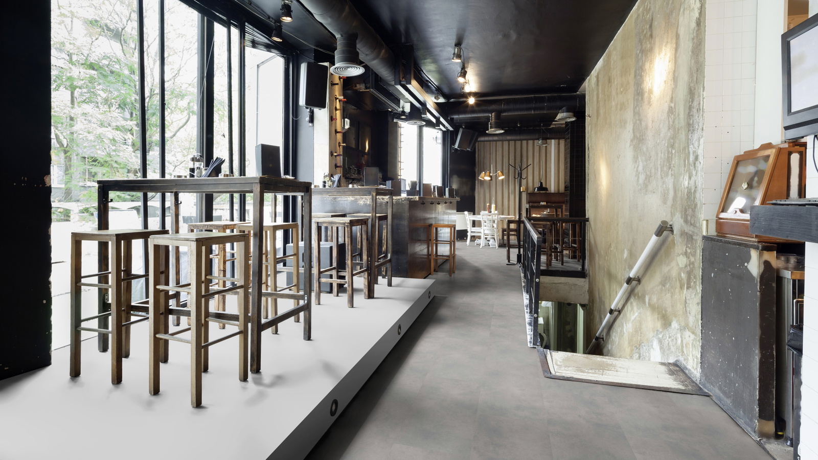 Milieubild Restaurant - Bar mit Tischen und Hockern - wineo PL15401SXL