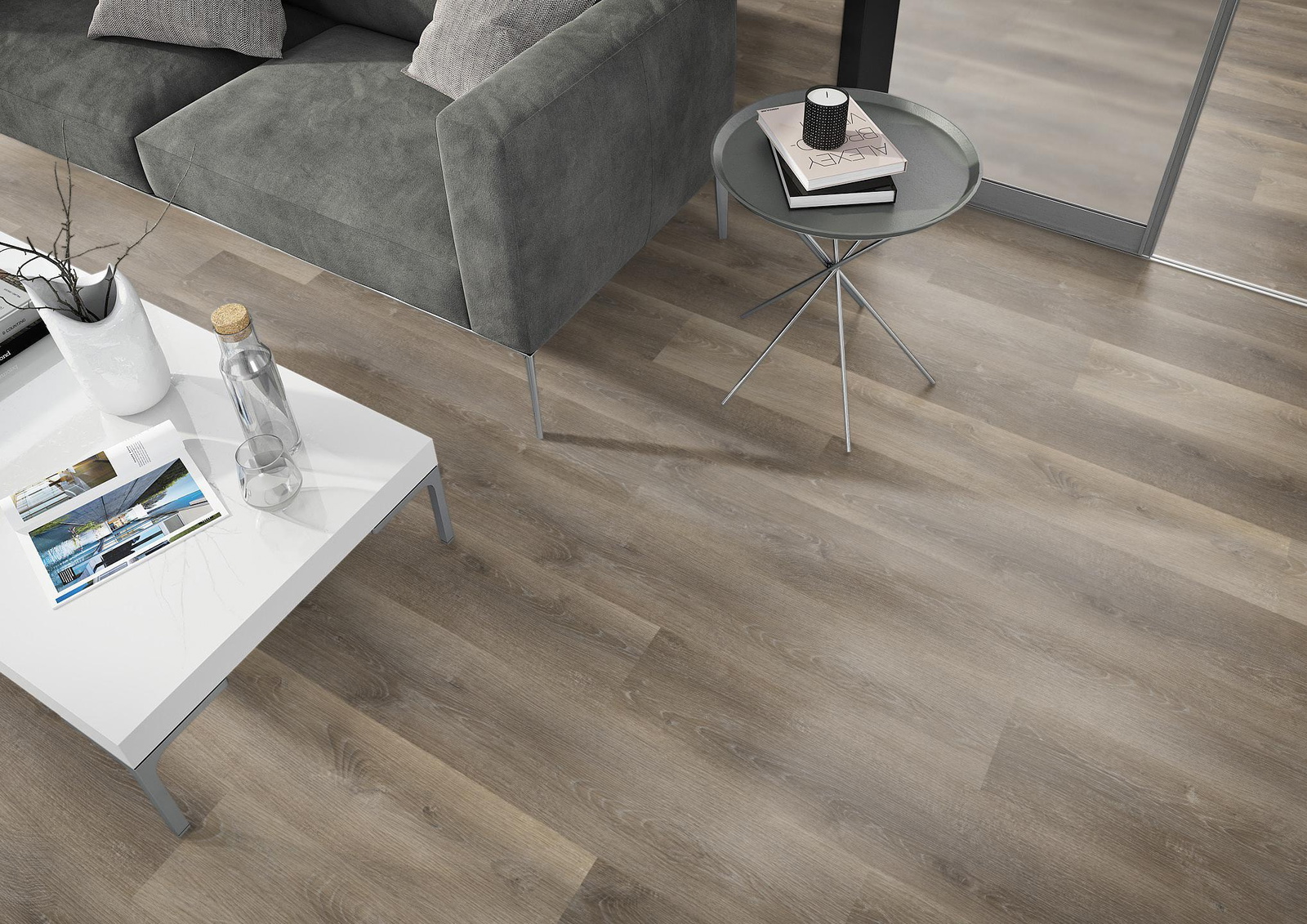 Milieubild Wohnzimmer - Sofa mit Beistelltisch und Glastür - nexflor NXF-60030-010