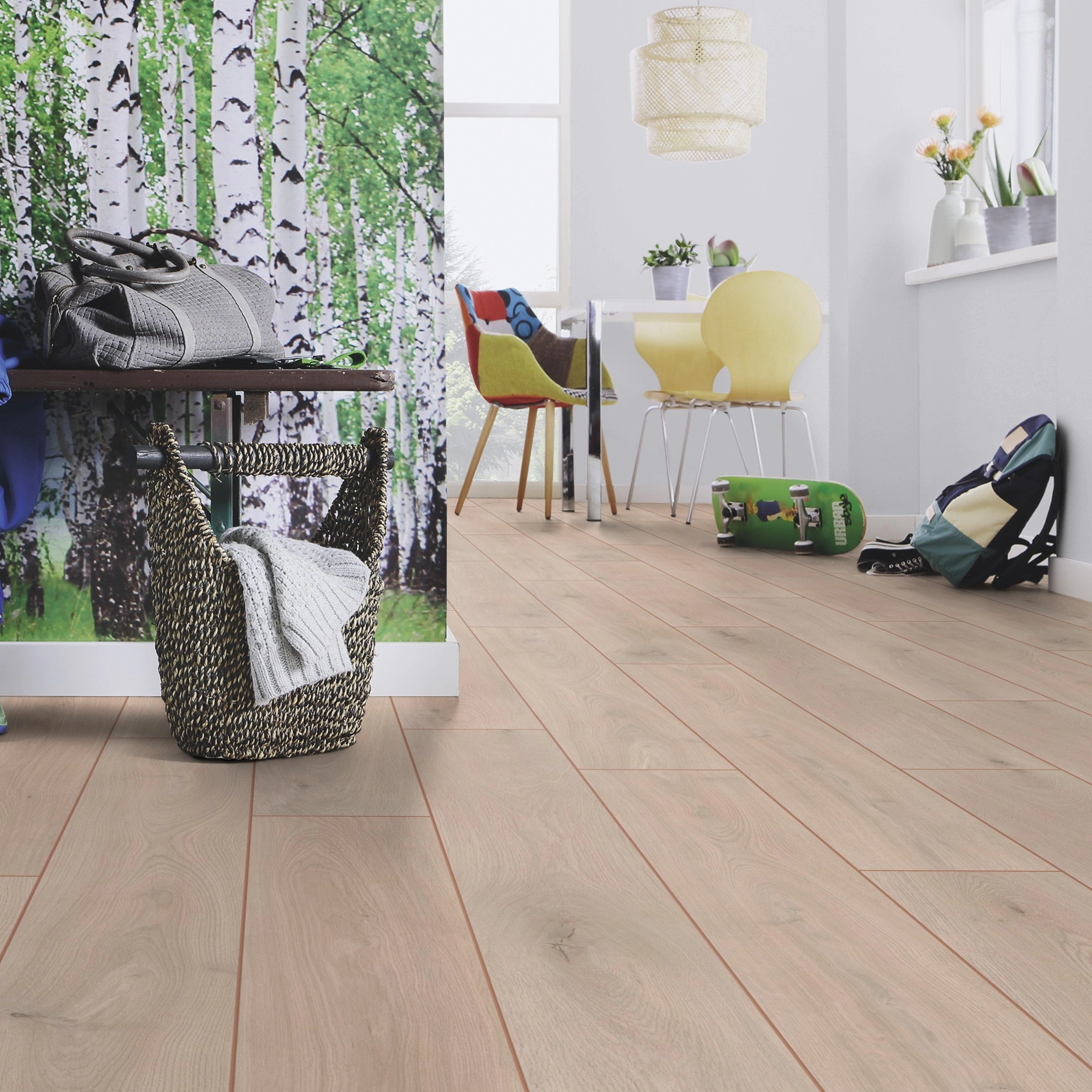 Milieubild Esszimmer mit Flur und Sitzbank - wineo Klebe-Bioboden PURLINE wineo 1000 wood XL Noble Oak Powder Milieubild Esszimmer mit Flur und Sitzbank - wineo PL309R