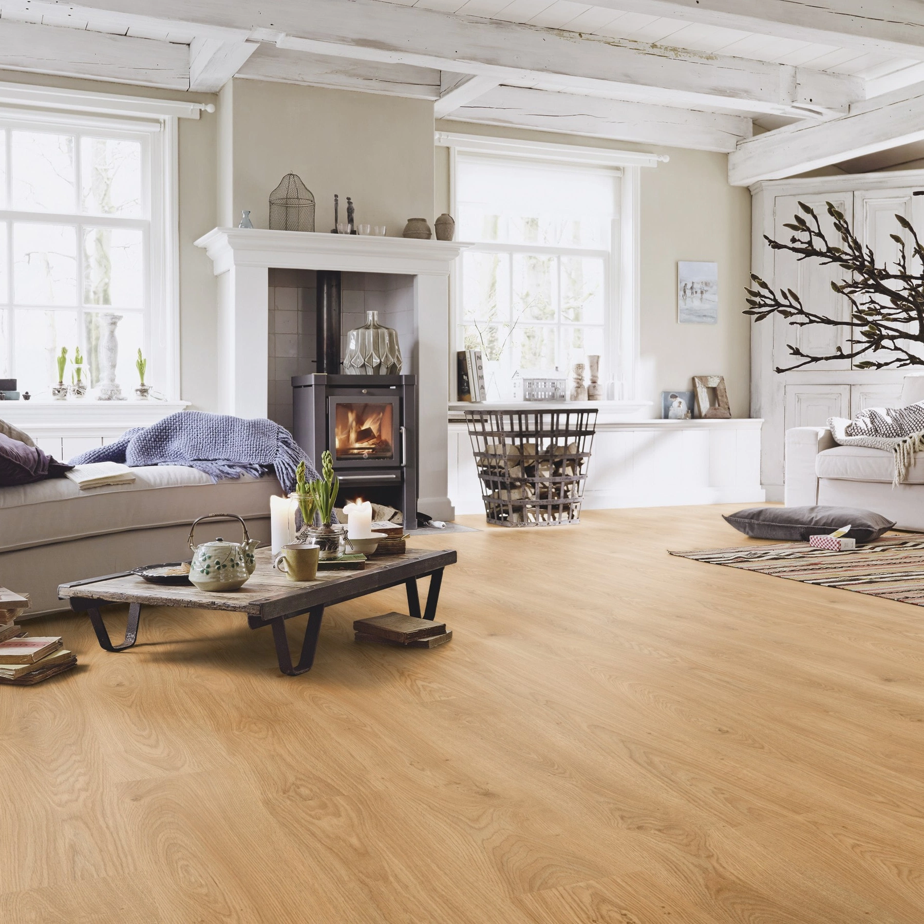 Milieubild Wohnzimmer im Landhaus-Stil - MEISTER Laminat LC 150 Ufereiche honig Milieubild Wohnzimmer im Landhaus-Stil - MEISTER 600014-1288198-07127