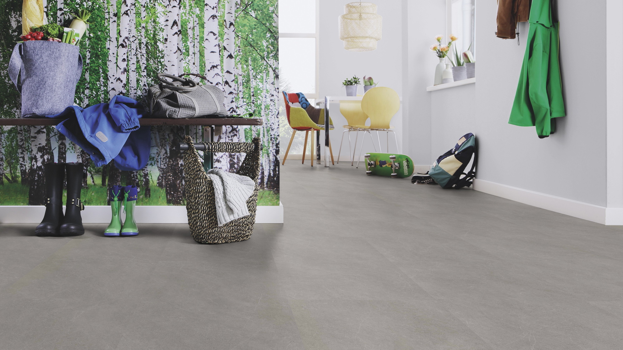Milieubild Esszimmer mit Flur und Sitzbank - wineo Klebe-Bioboden PURLINE wineo 1500 stone XL Modern Stone Grey Milieubild Esszimmer mit Flur und Sitzbank - wineo PL15404SXL