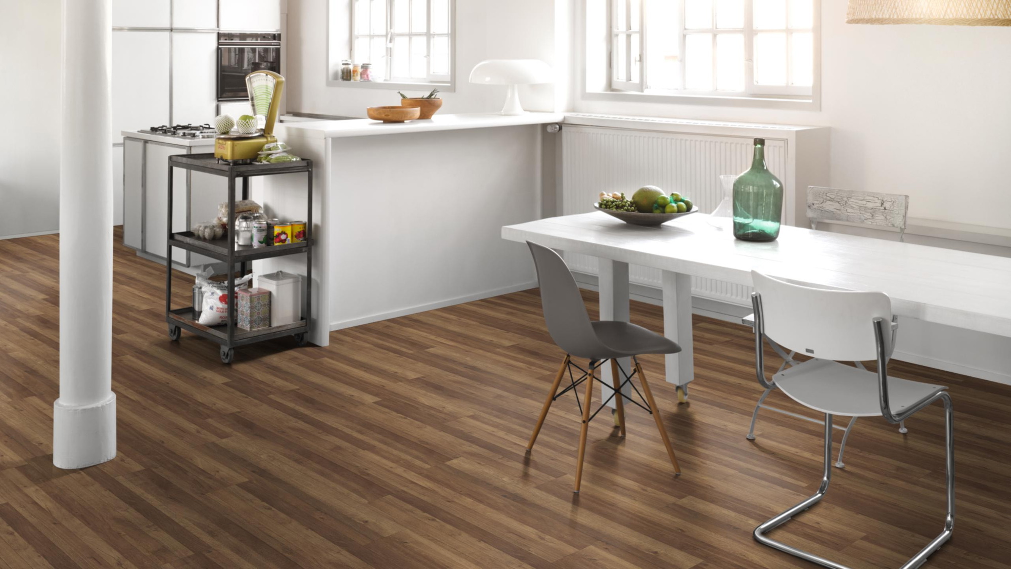 Milieubild Küche mit Essbereich - Parador HDF Klick-Designboden Modular ONE Eiche Linea antik Milieubild Küche mit Essbereich - Parador 1744551