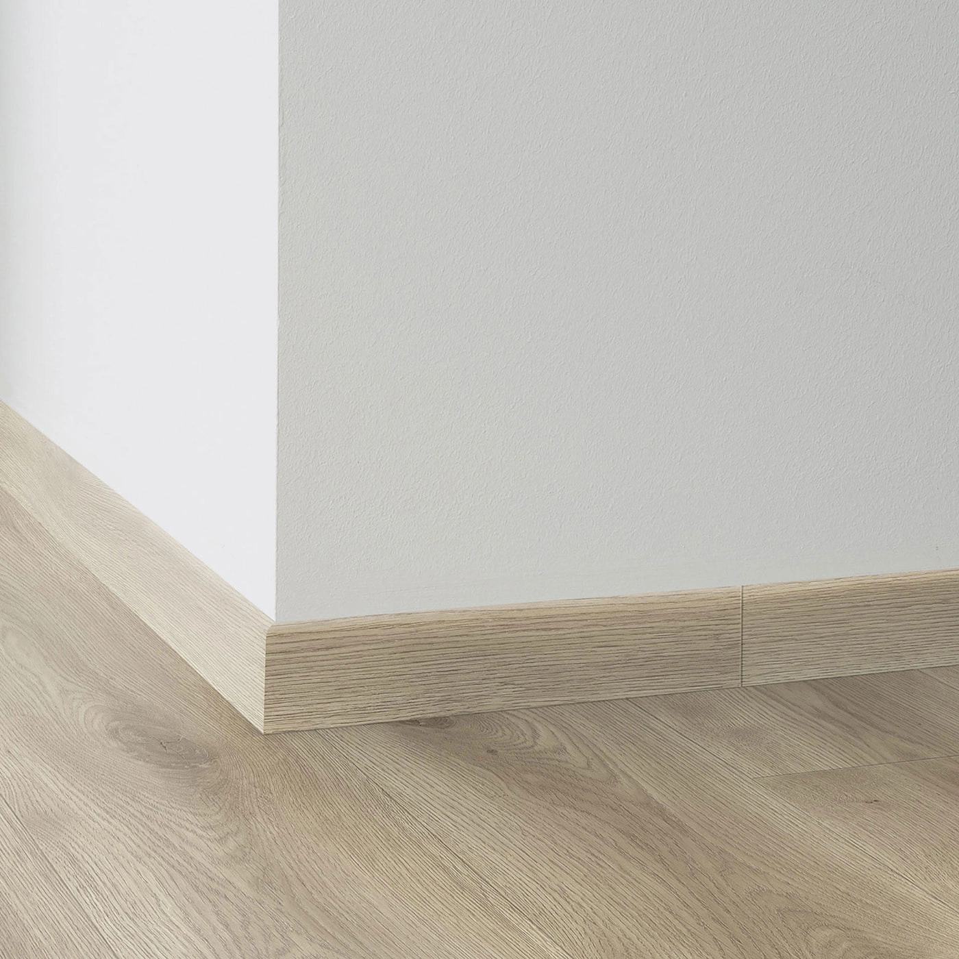 Tarkett Sockelleiste 60/10mm Contemporary Oak NATURAL Tarkett Sockelleiste 60/10mm Contemporary Oak NATURAL