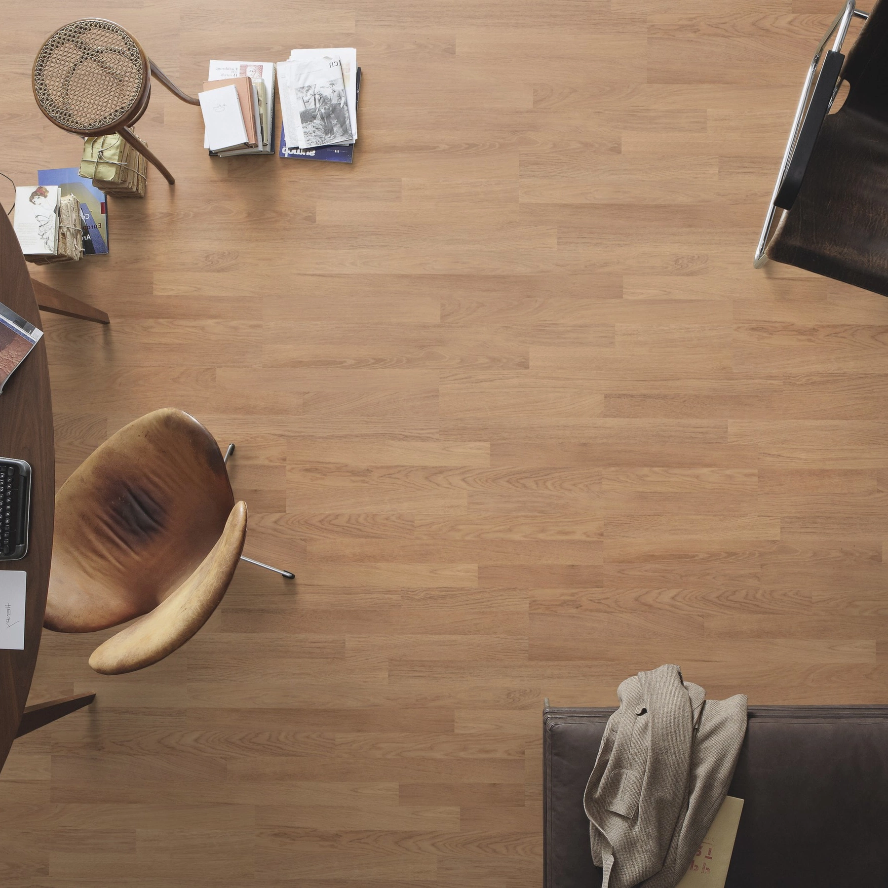 Milieubild Büro mit ovalem Tisch - Draufsicht - MEISTER Laminat LC 55 Eiche natur Milieubild Büro mit ovalem Tisch - Draufsicht - MEISTER 600012-1288198-06067