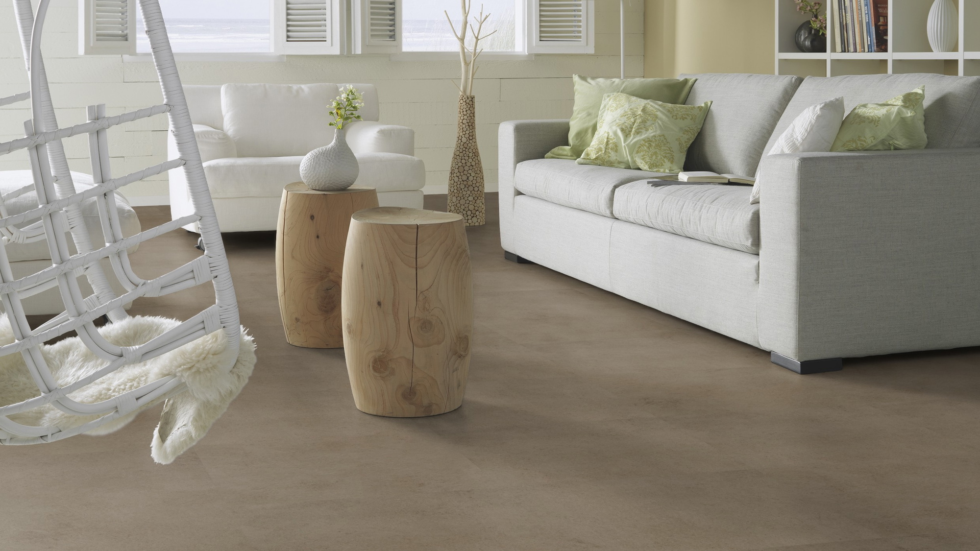 Milieubild Modernes, freundliches Wohnzimmer mit Sofa - Forbo Flooring 243651