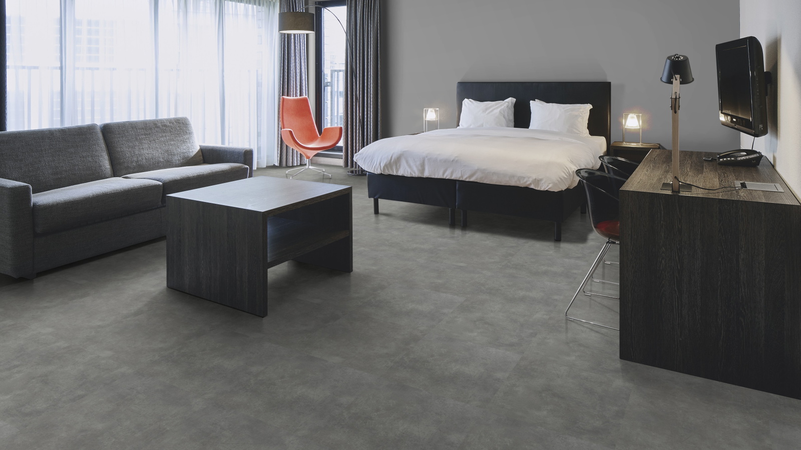 Milieubild Hotelzimmer mit Kingsize-Bett - Forbo Flooring 220178